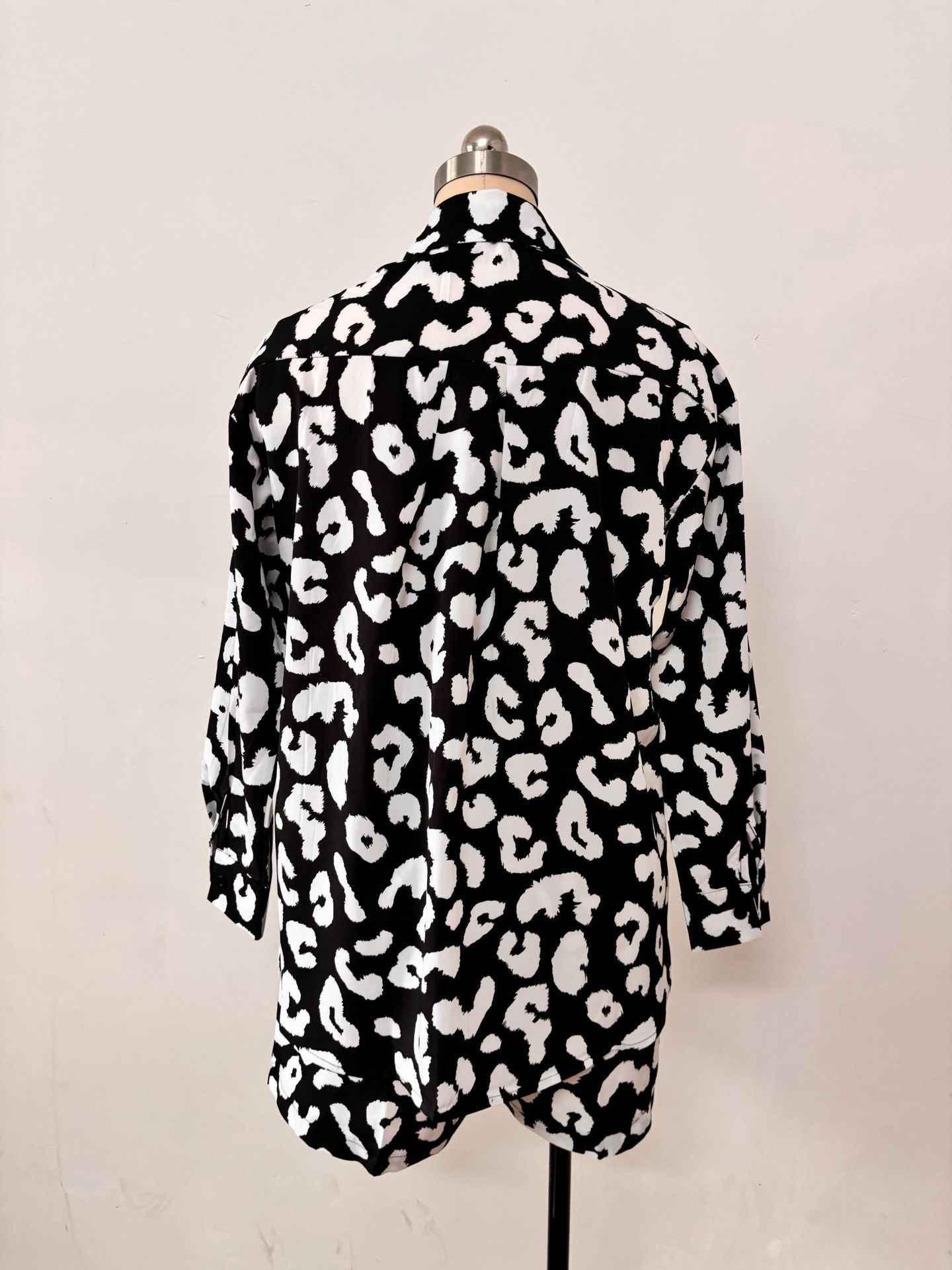 Women Summer Pattern Printed Shirt and Shorts Two-piece Set 16