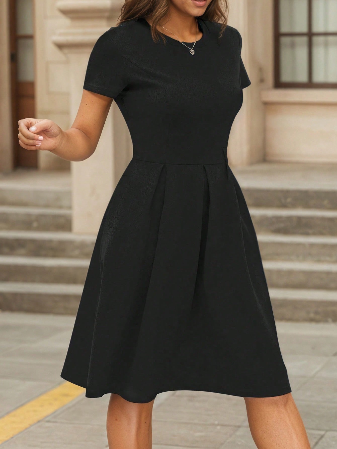 Plus Size Women's Casual Loose Pleated Pocket Solid Color Short Sleeve A-Line Dress 4