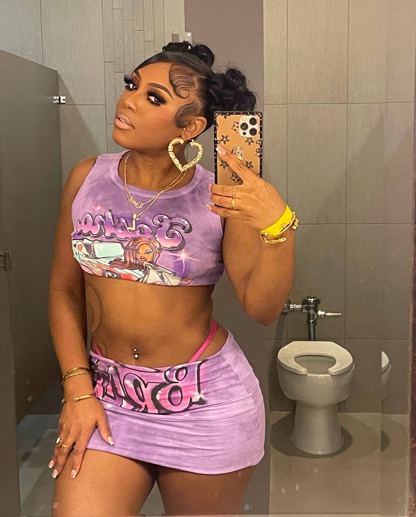 Women Summer Round Neck Sleeveless Figure Letter Print Top and Mini Skirt Two-Piece Set 3