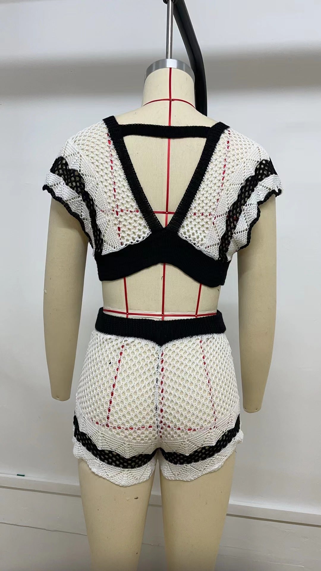 Women's Crochet Two Piece Set Contrast Color Lace-Up Tank Top Shorts Set 10