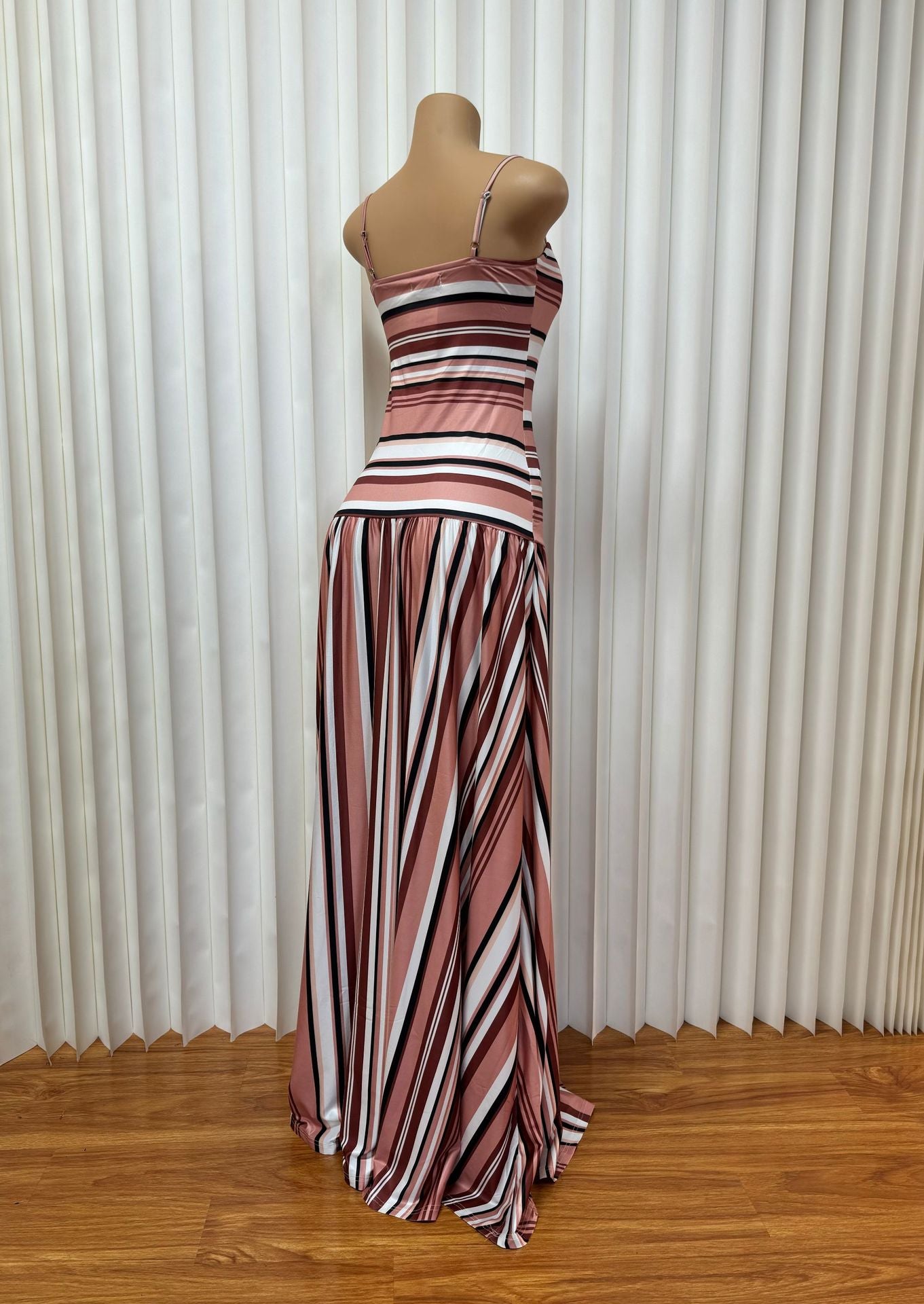 Chic Casual Sexy Low-Back Strap Maxi Dress for Women 7