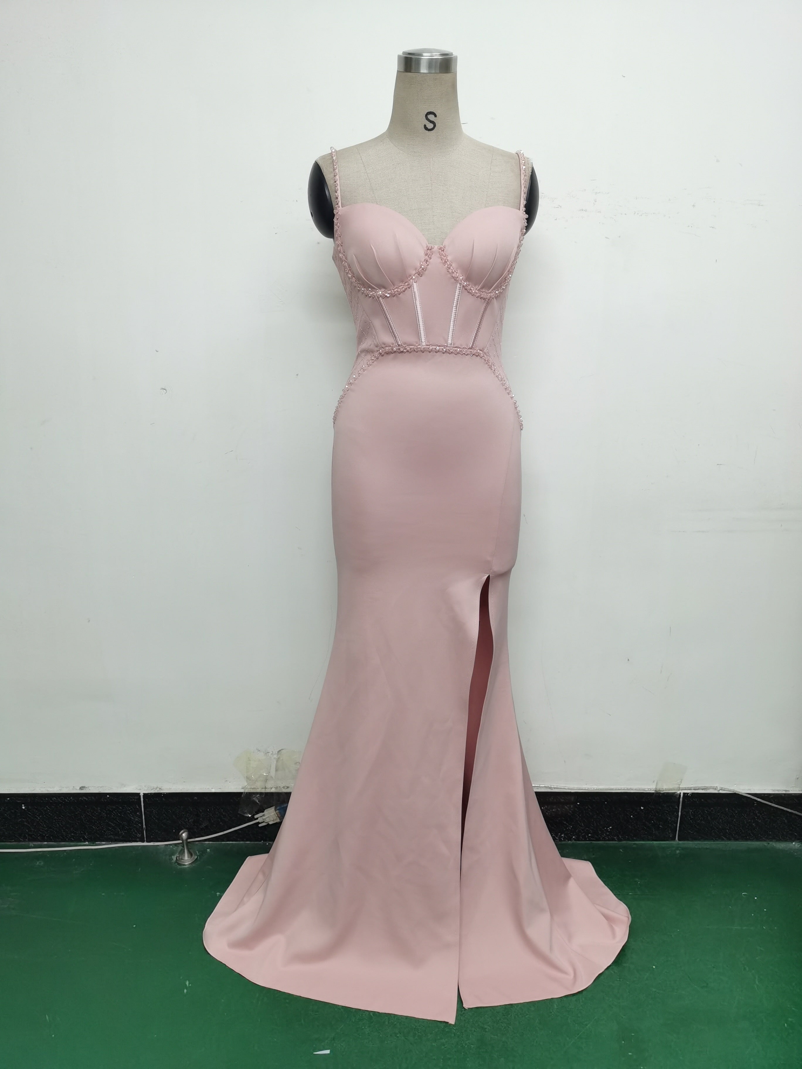 Women Strappy Heart-Shaped Lace Grid Embroidery Beaded Fishbone Formal Party Evening Dress 31