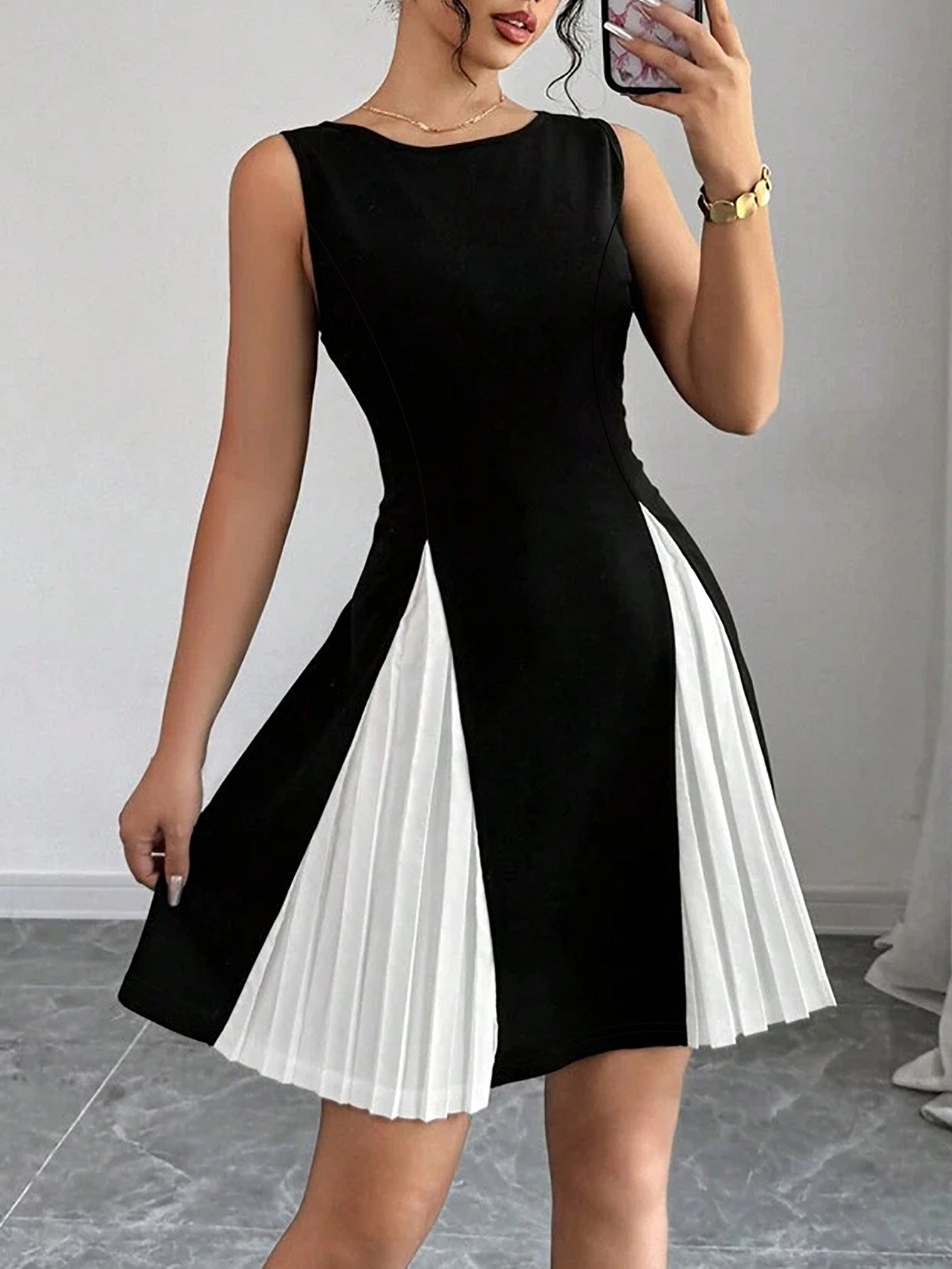Women's Fashion Elegance Women's Round Neck Sleeveless Pleated Patchwork Plus Size Dress 4