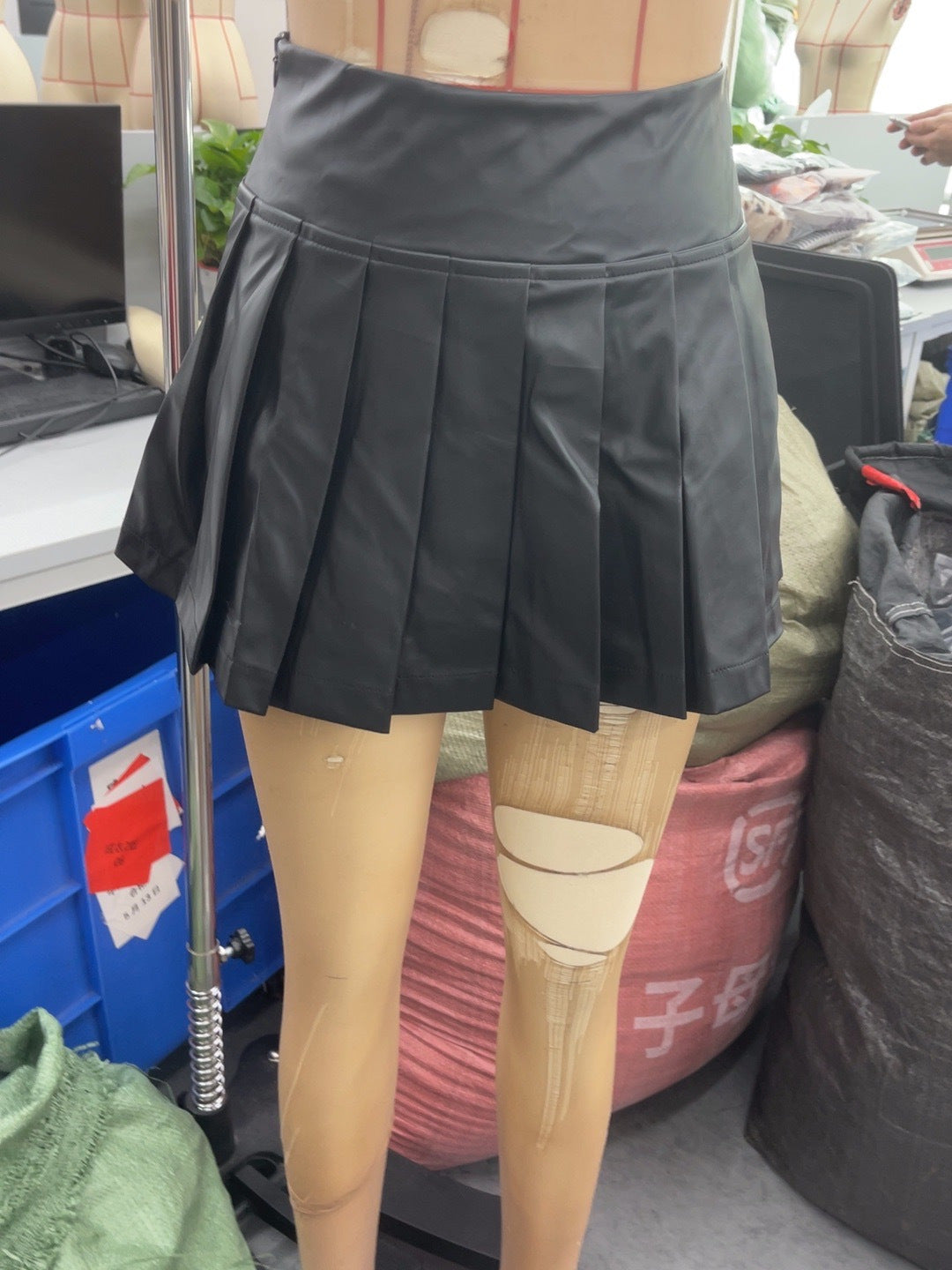 Women Zipper Pu Leather Pleated Skirt 6