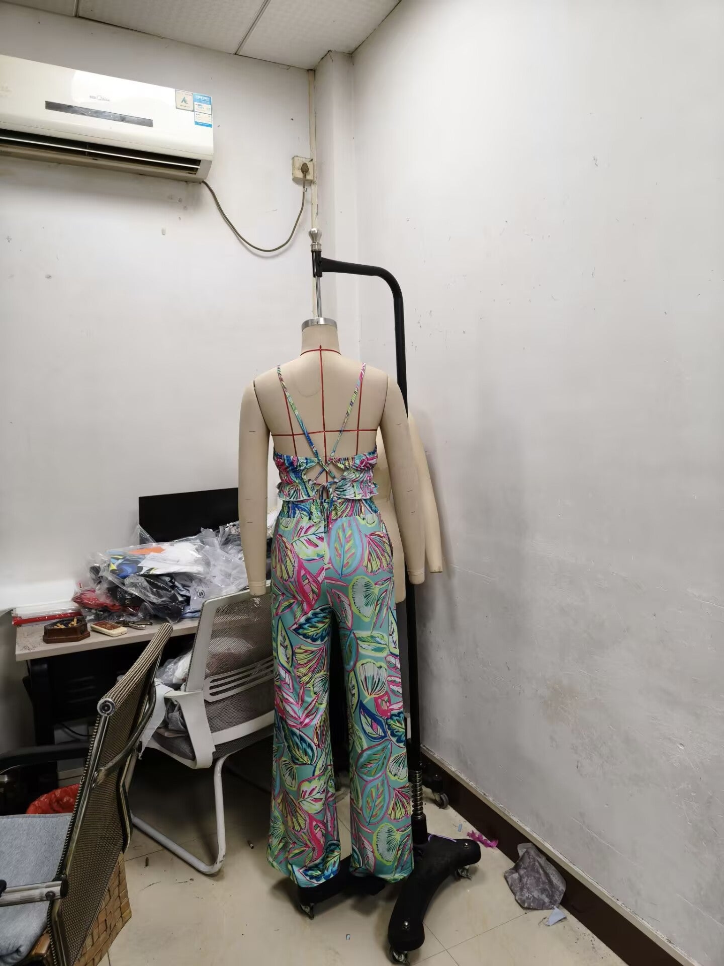 Women's Fashion Print Halter Neck Vest High-Waist Pants Two-Piece Set 8