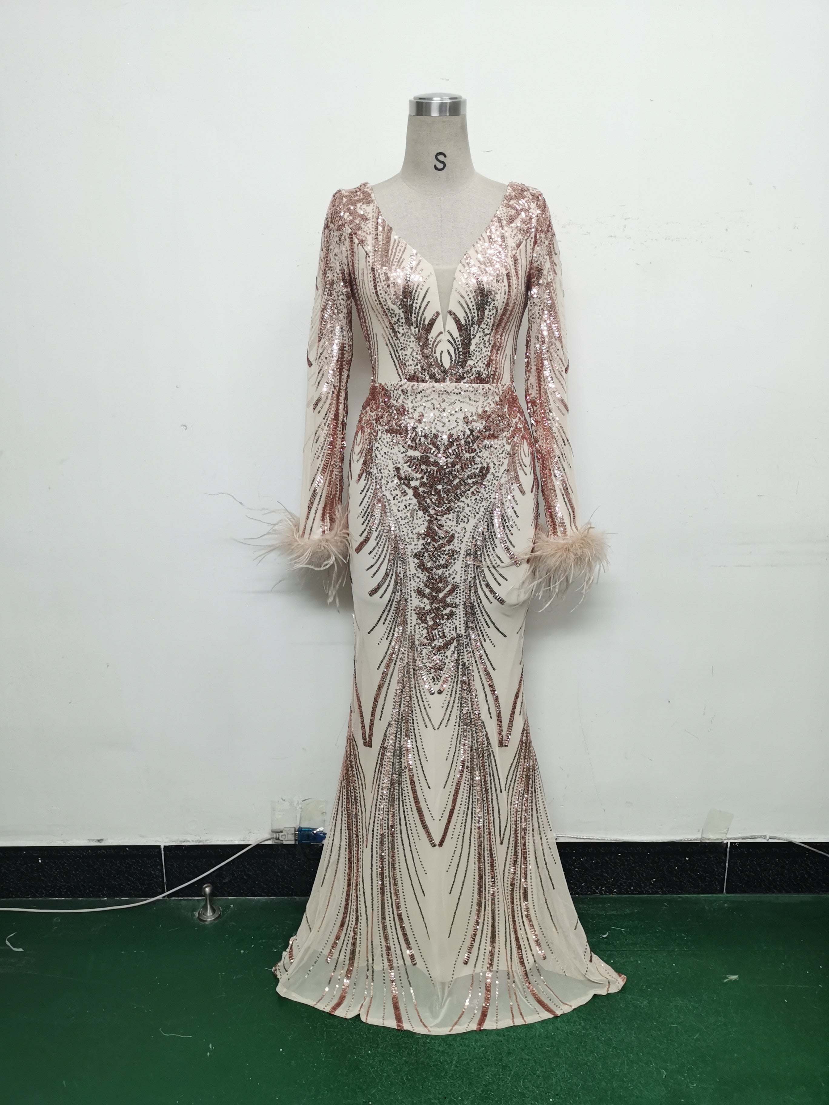 Women Positioning Flower Ostrich Feather Evening Dress 32