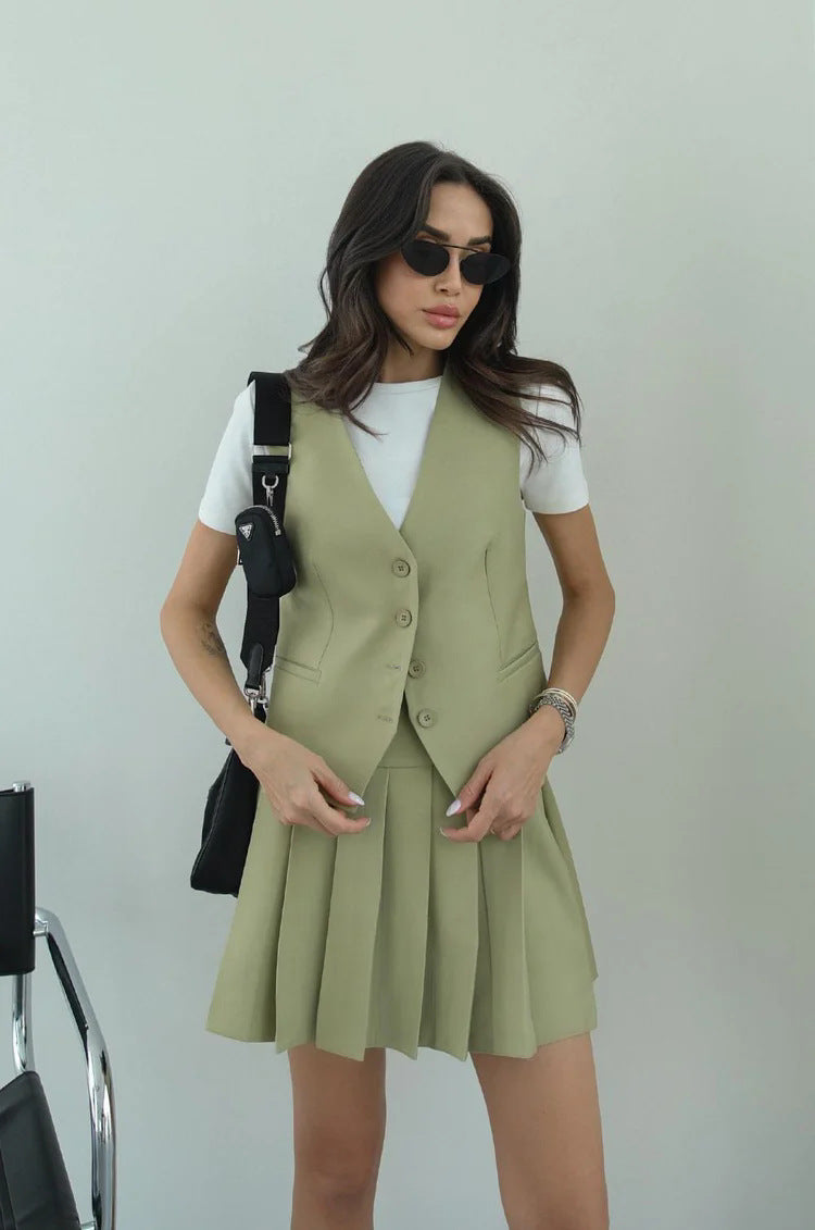 Women summer sleeveless vest And pleated Skirt two-piece set 3