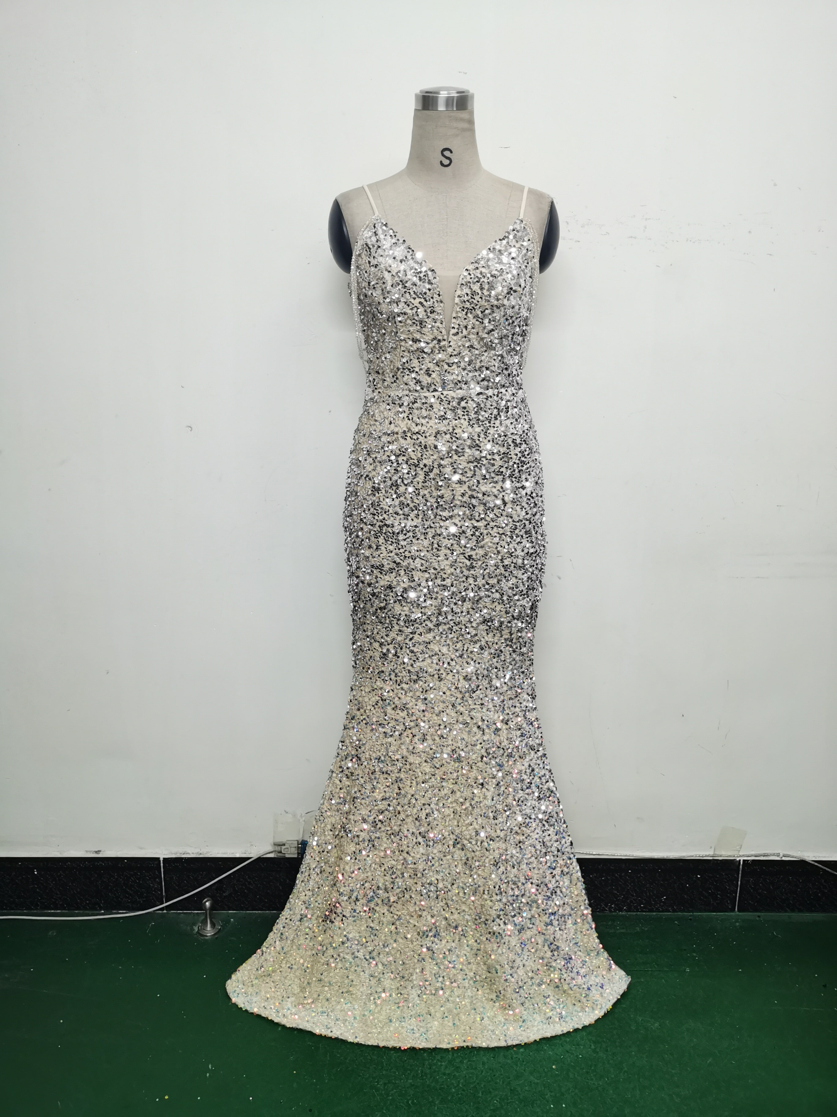 Gradient Sequins Sexy Strap Evening Dress 31