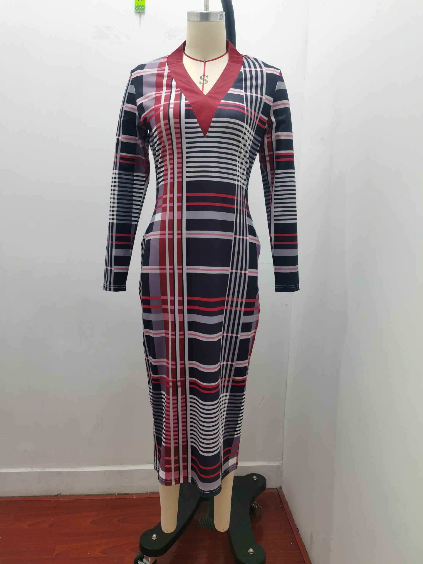 Autumn and winter fashion Plaid Print V-neck Bodycon long-sleeved sexy dress 15