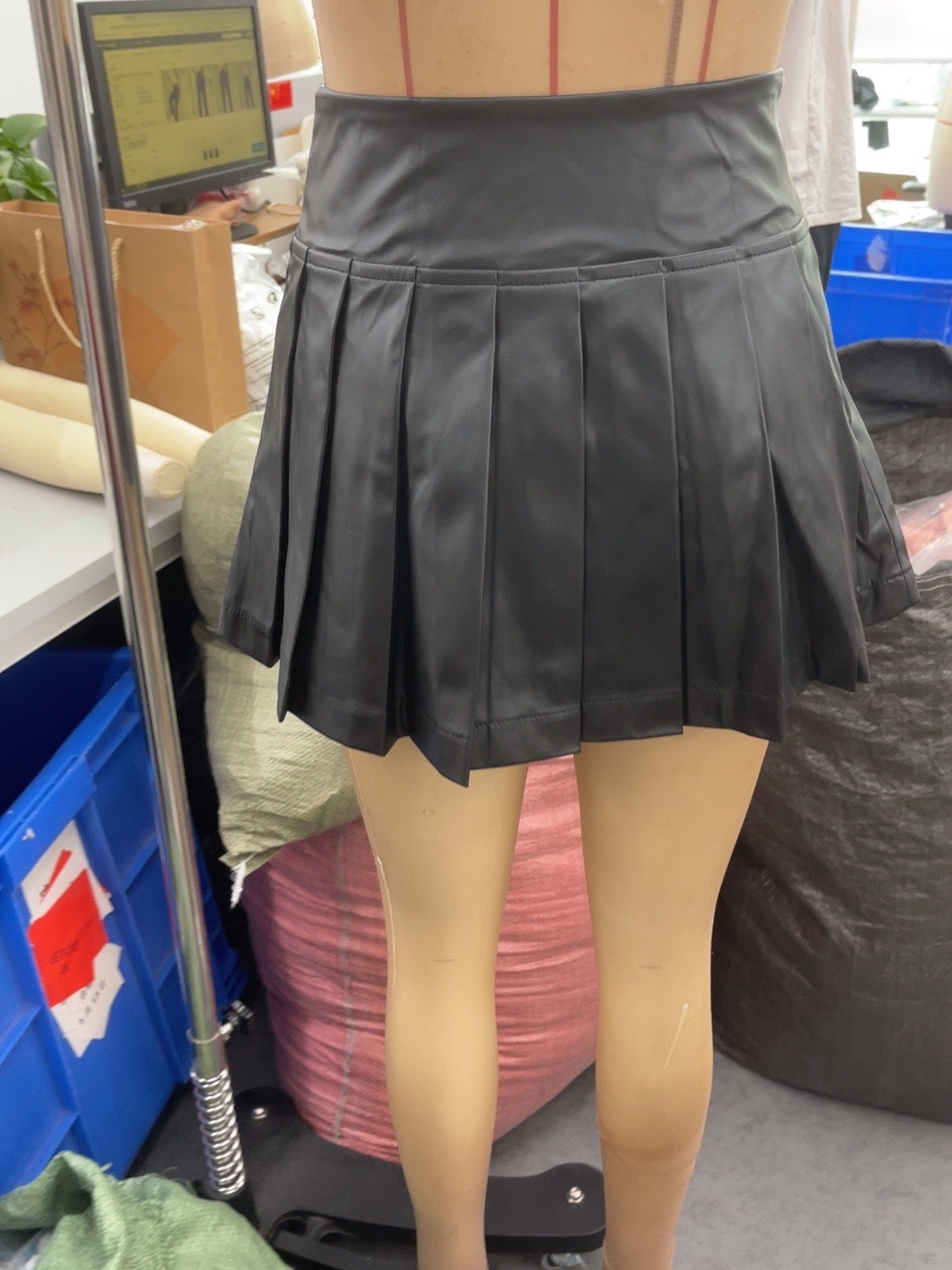 Women Zipper Pu Leather Pleated Skirt 7