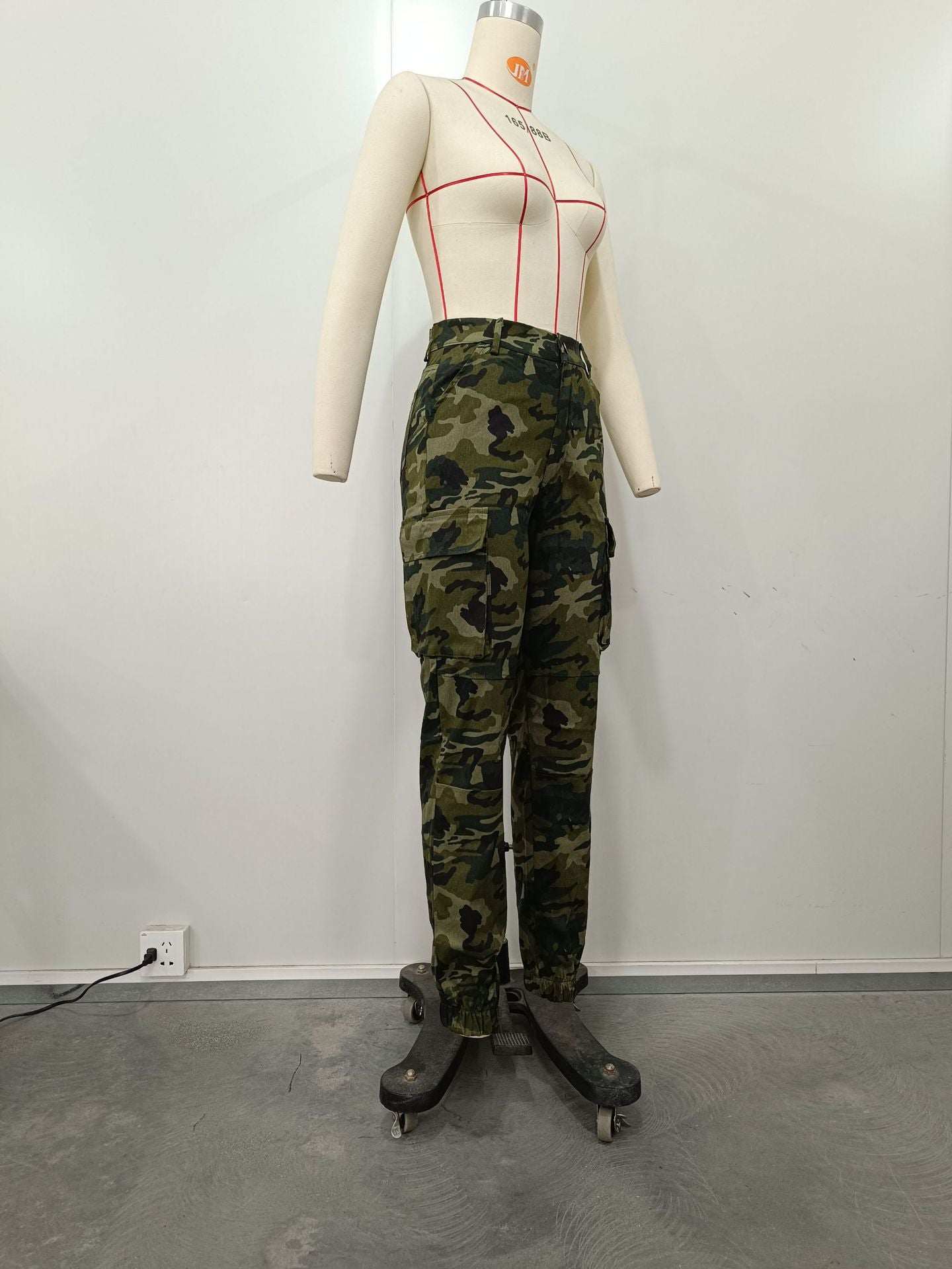 Women camouflage print trousers 17