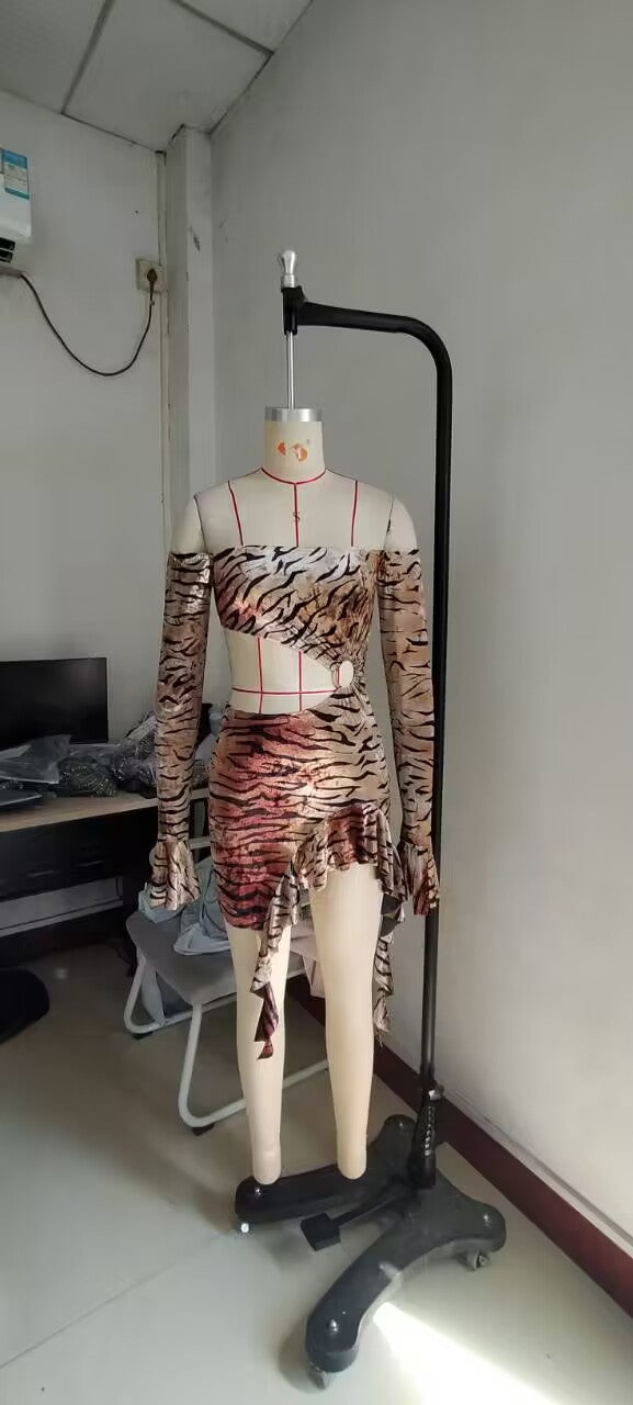 Women Sexy Off Shoulder Hollow Out Design Off Shoulder Leopard Print Long Sleeve Dress 8