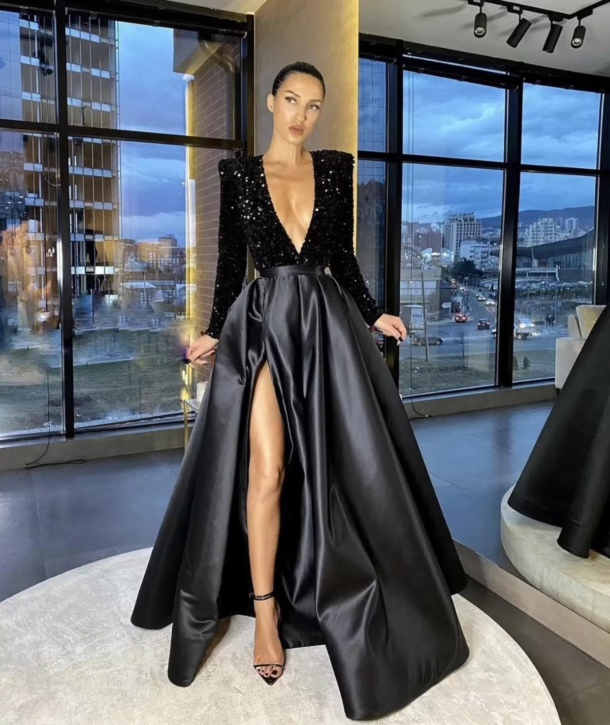 Feminine Long-Sleeved Sequin V-Neck Swing Sequin Slit Long Evening Dress 3