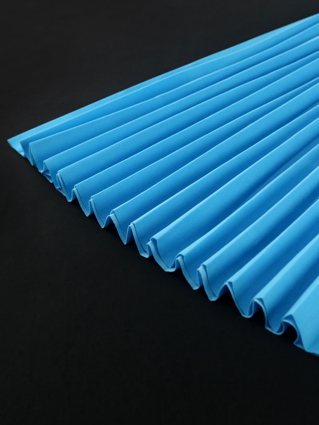 Pure Color Elegant Bell Bottom Sleeve Pleated Party Dress 9