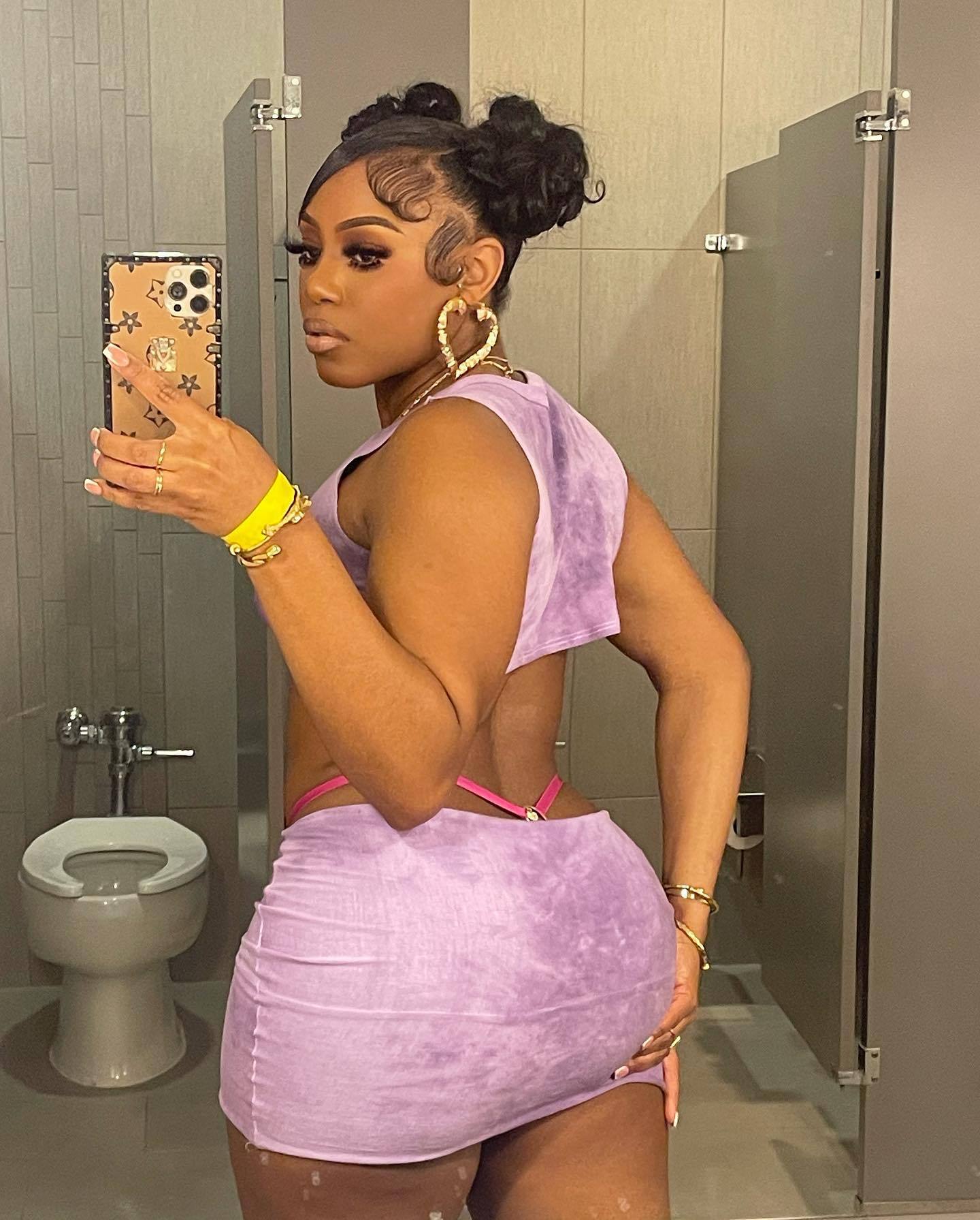 Women Summer Round Neck Sleeveless Figure Letter Print Top and Mini Skirt Two-Piece Set 5