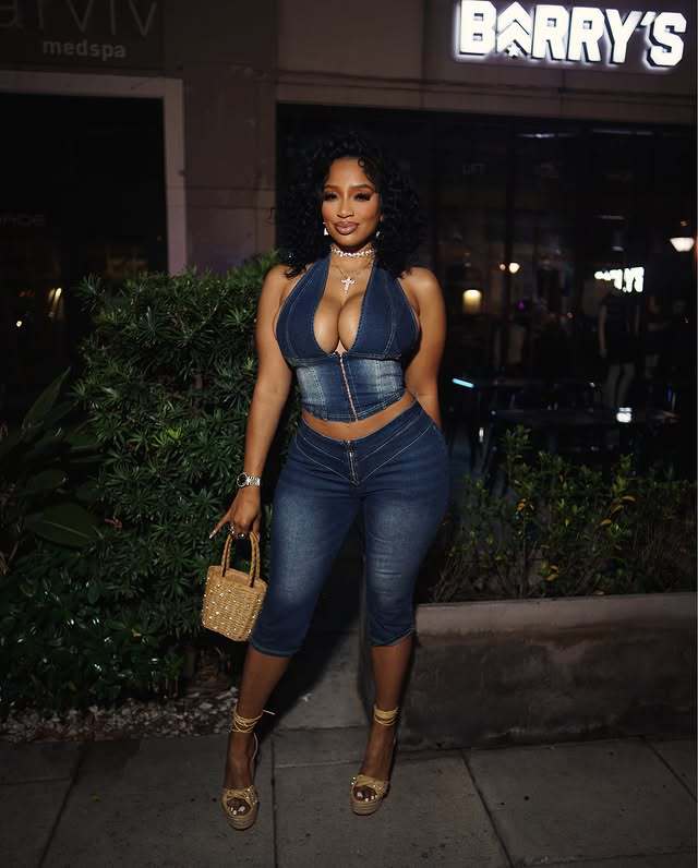 Women Strapless Halter Neck Lace-up Stretch Denim Top and Capri Two Piece Set 3