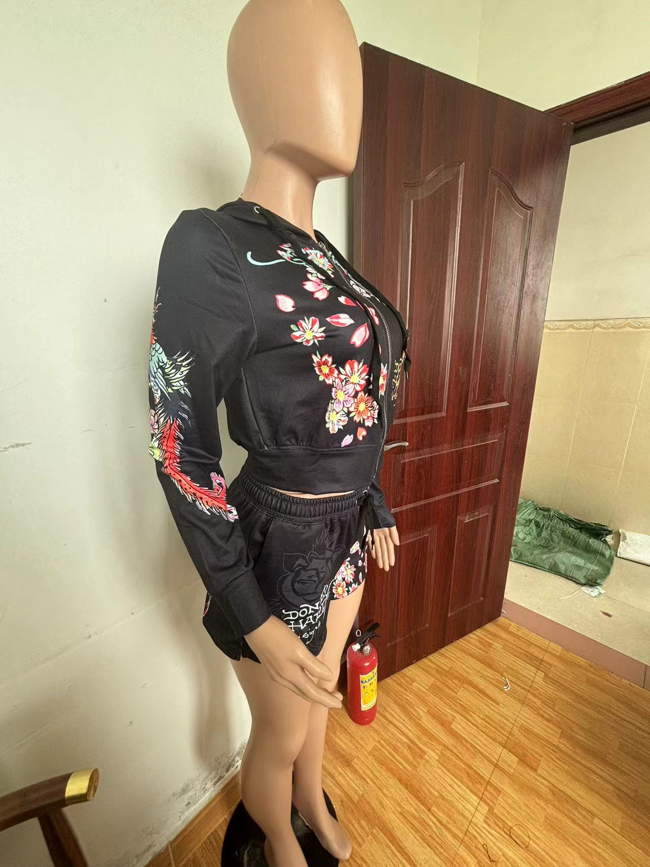 Women's Spring/Summer Print Fashion Casual Hooded Zip Long Sleeve Hooded Sports Two Piece Shorts Set 5