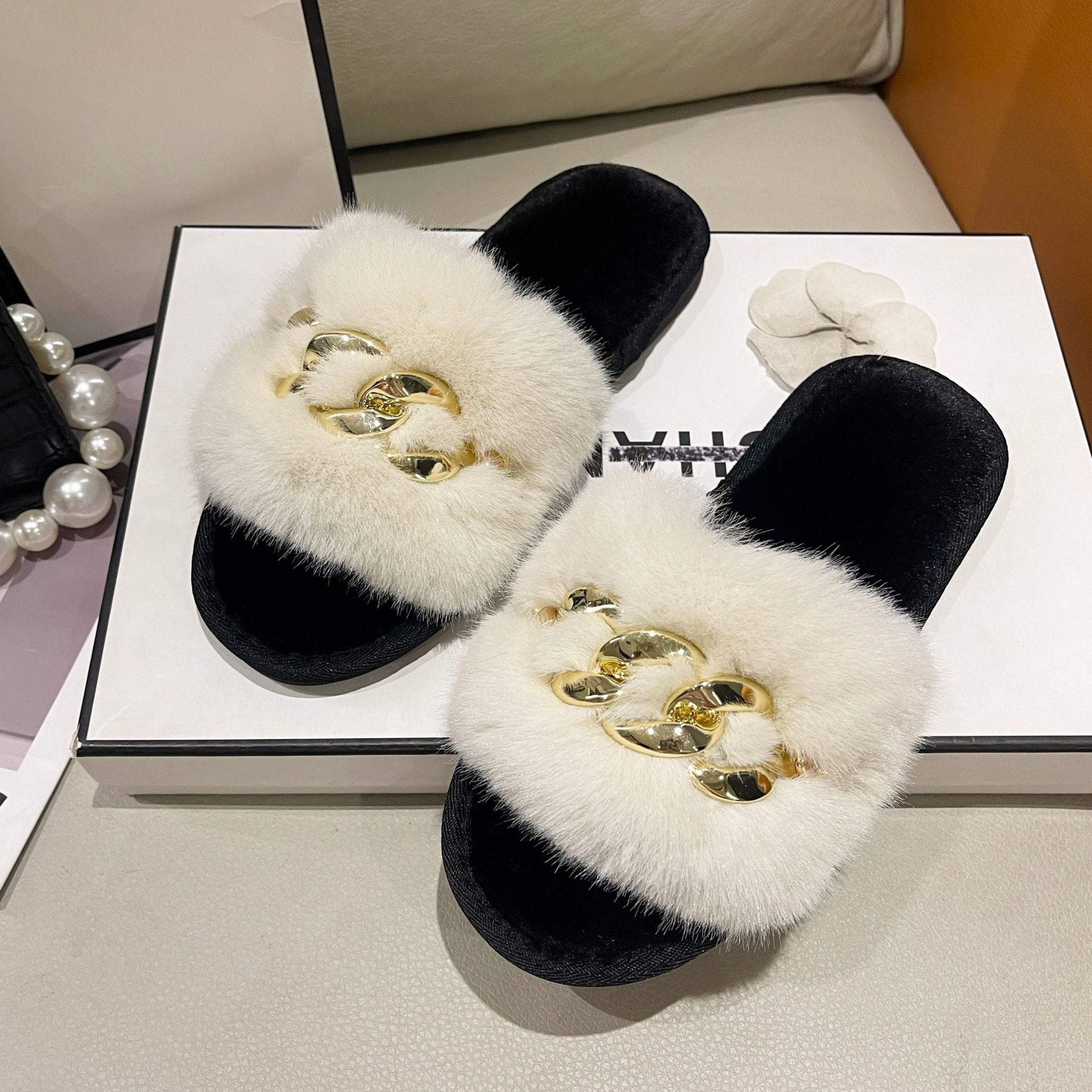 Autumn and winter metal chain plush slippers women's fashion warm large fur flat slippers 10