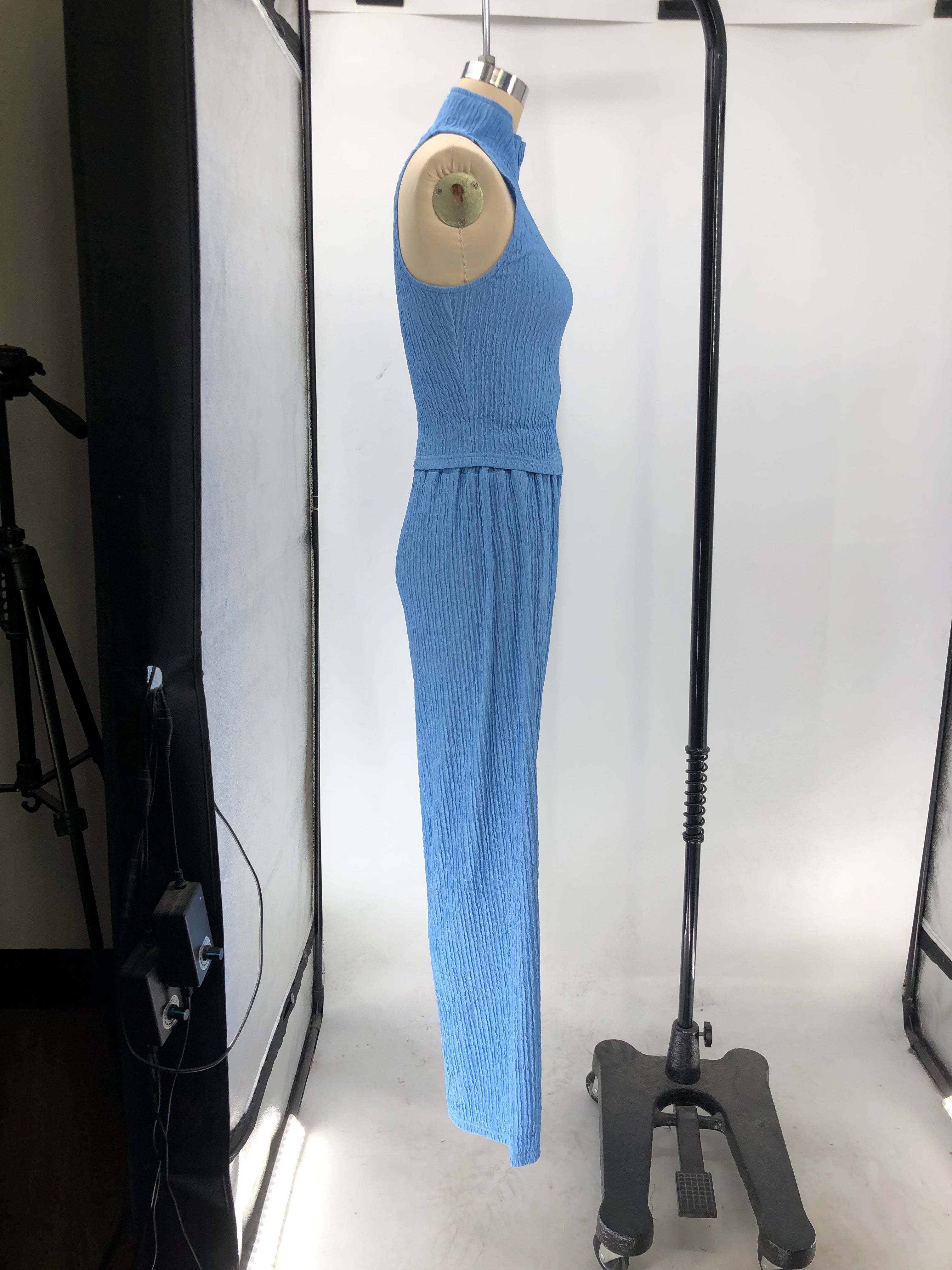 Summer Women’s Sleeveless Pleated Top and Casual Pants Set 11