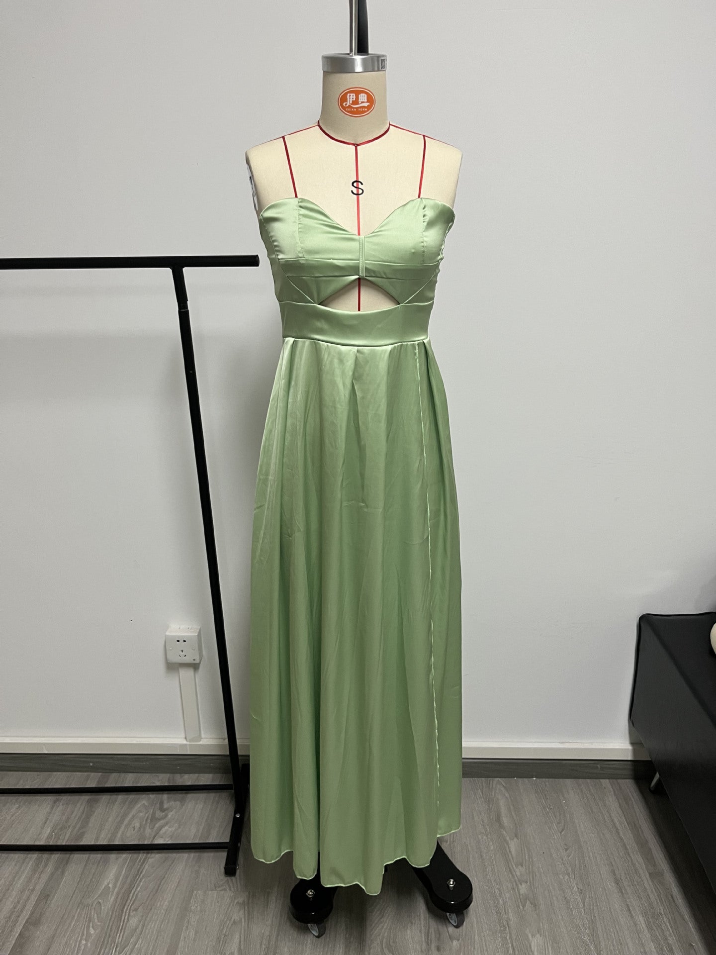 Women's Sexy Hollow-Out Strapless Slit Maxi Dress 3