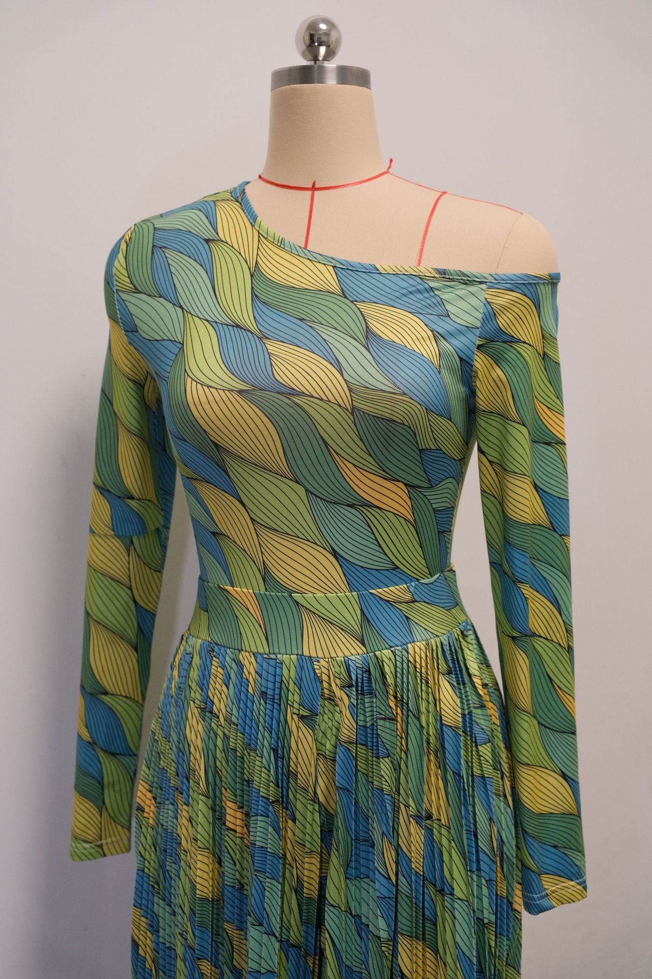 Women Spring Print Slash Shoulder Long Sleeve Top and Wide Leg Pants Pleated Two-piece Set 7