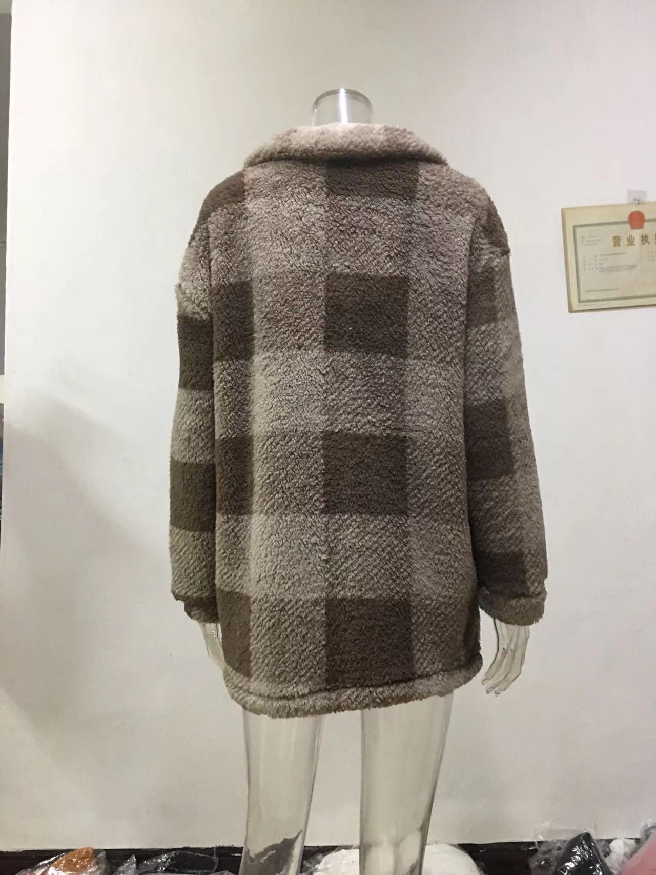 Women Autumn and Winter Pocket Plaid Sherpa Jacket Button Plush Jacket 36