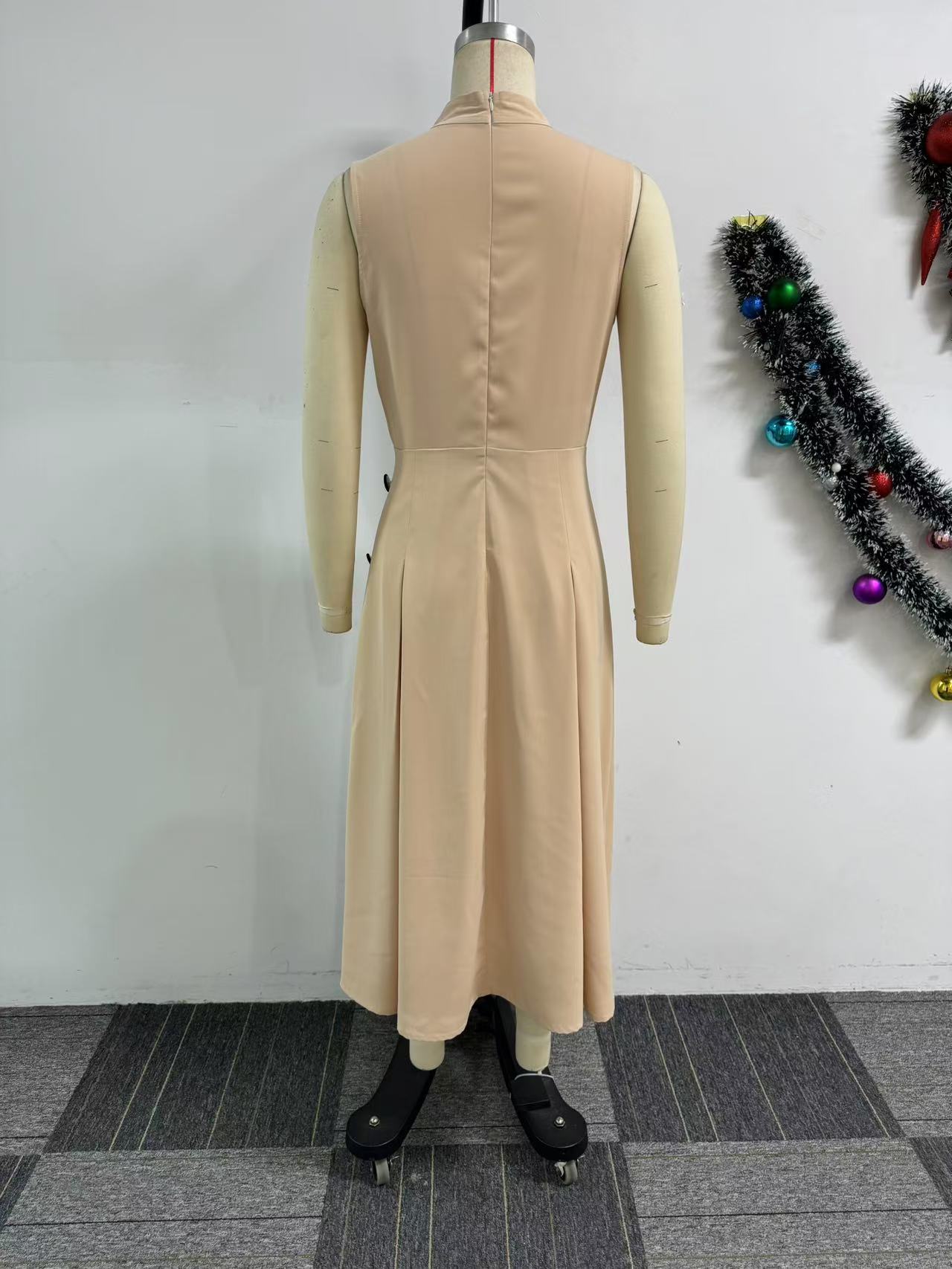 Women Elegant Stand Collar Sleeveless Button Dress 7