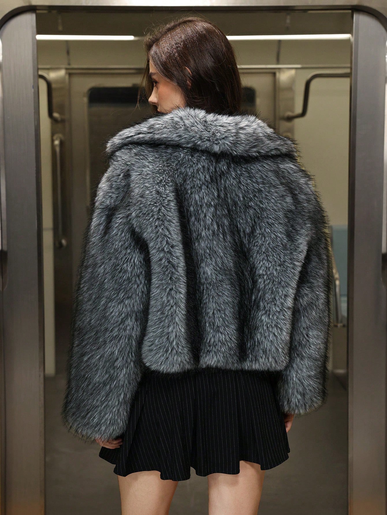 Autumn Winter Faux Fox Fur Turndown Collar Warm Coat Fur Casual Women's Wear 3