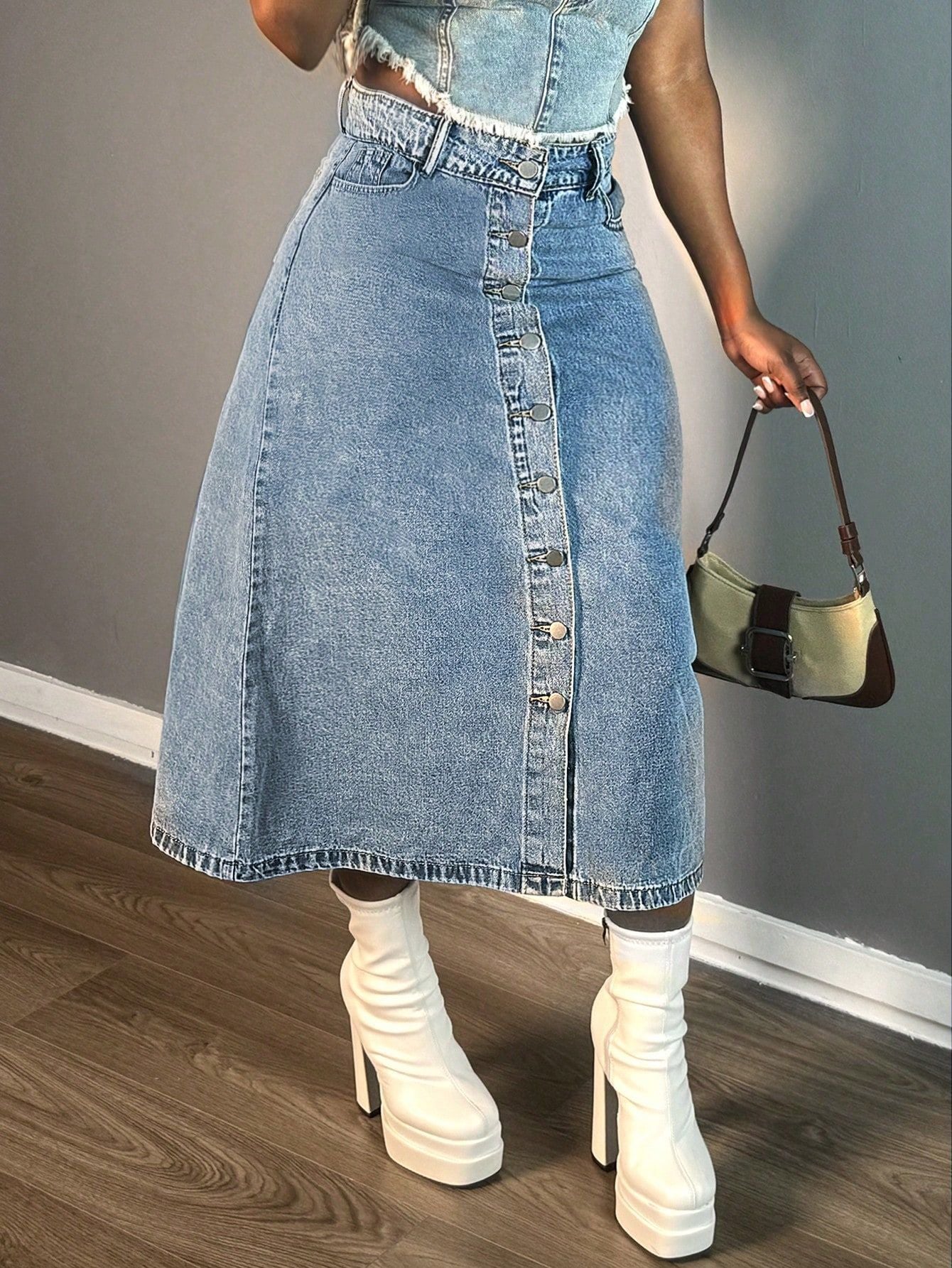 Women Buttoned Denim Skirt 4