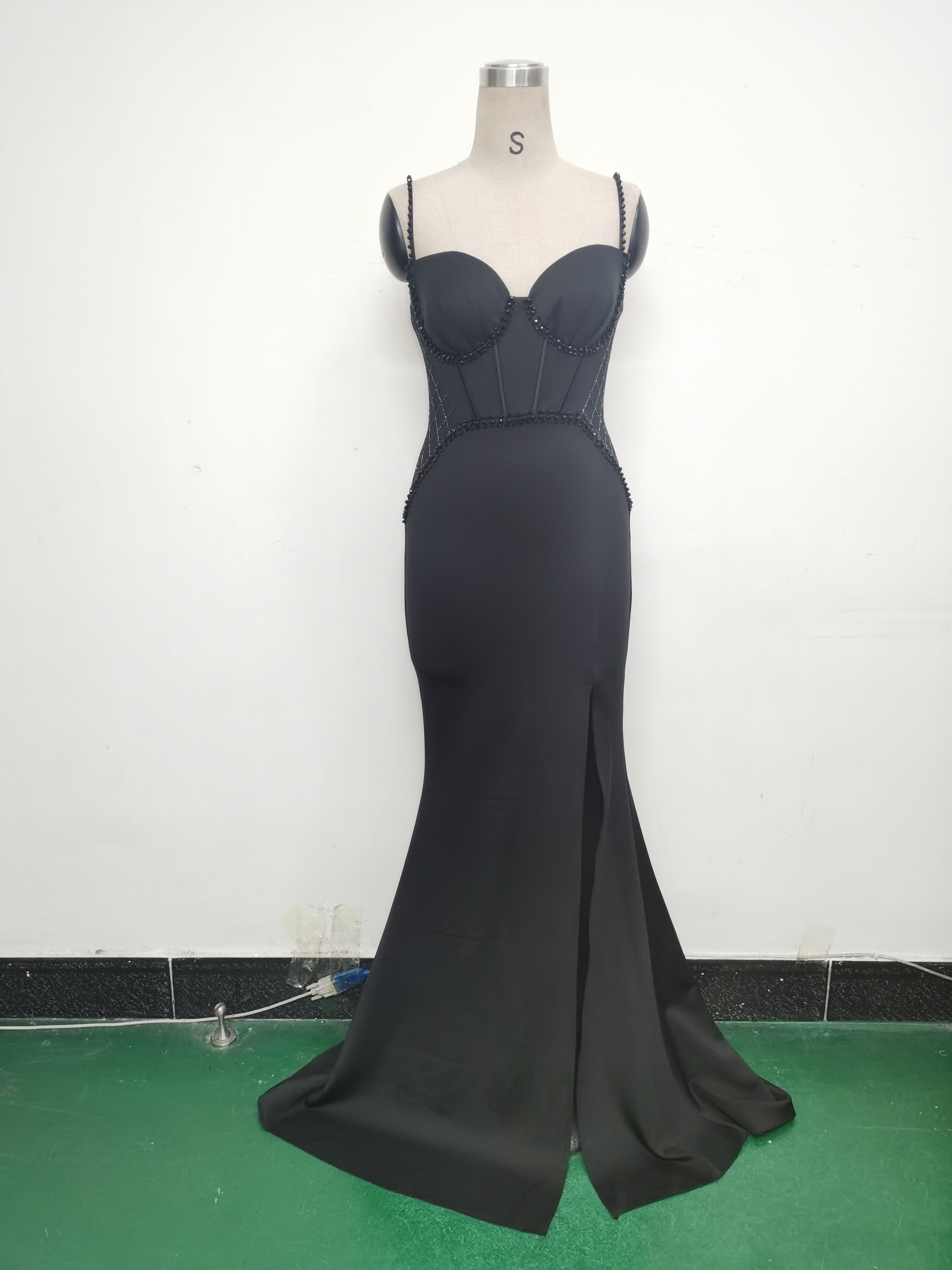 Women Strappy Heart-Shaped Lace Grid Embroidery Beaded Fishbone Formal Party Evening Dress 43