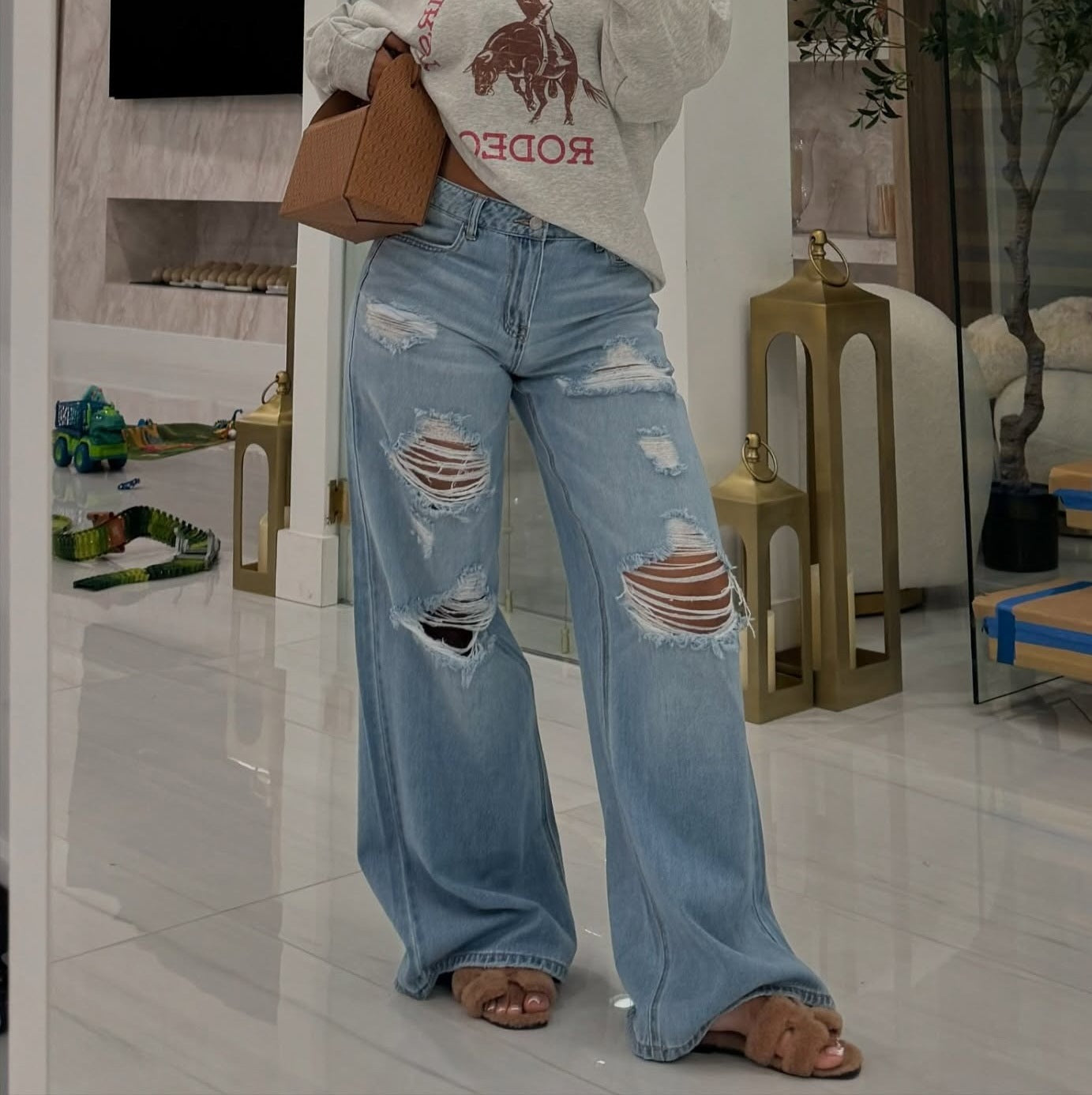 Women Cutout Button Denim Pants 3