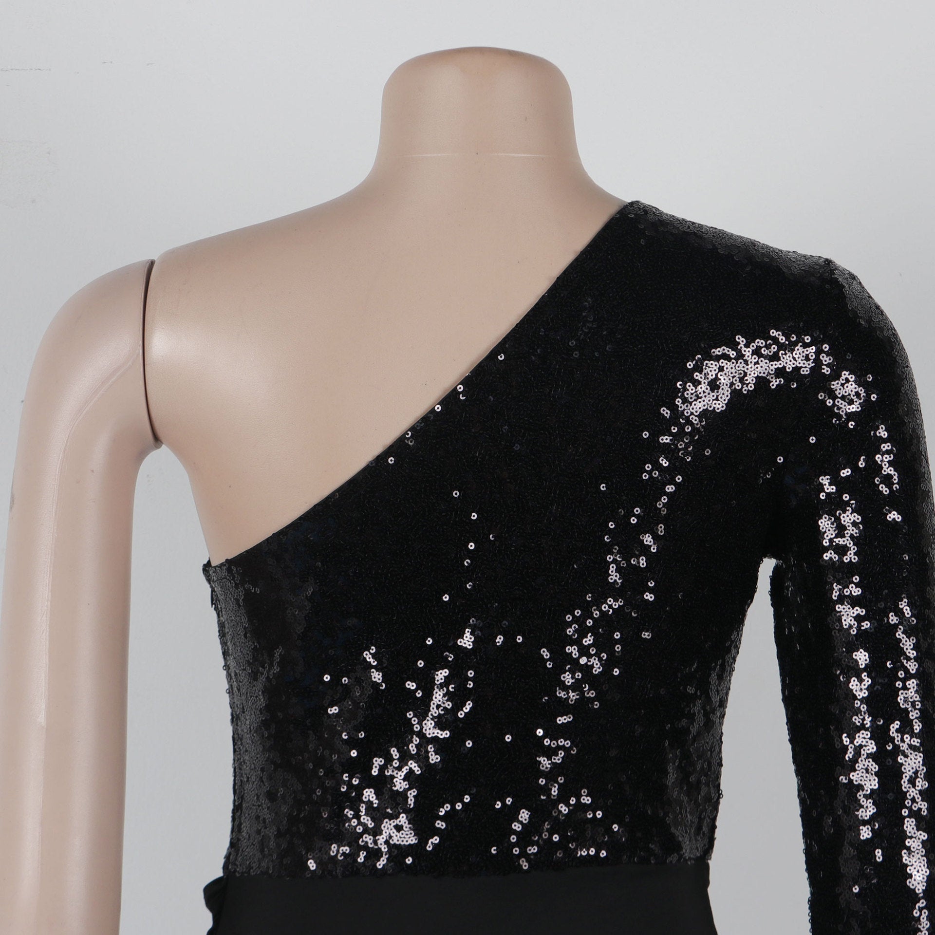 One-Shoulder Long-Sleeved Slim Waist Slit Sequin Dress 10