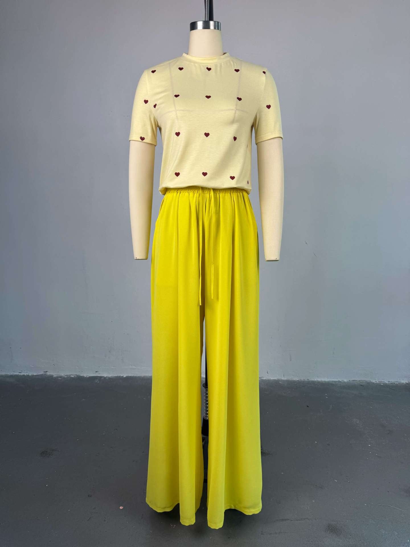 Women's Summer Sweet & Trendy Round Neck Heart Print Short Sleeve Top & Wide-Leg Pants Set 4