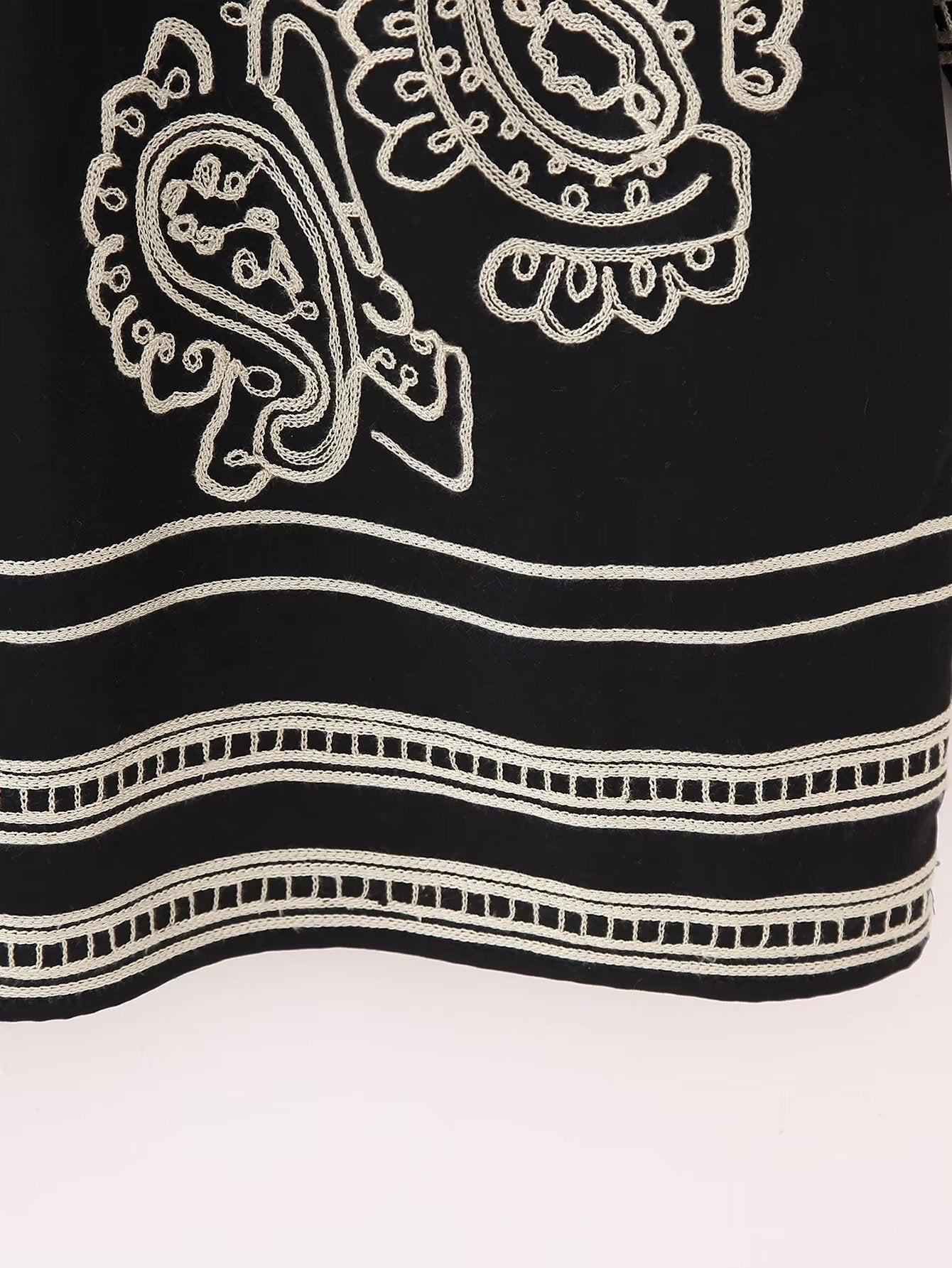 Autumn Women's Black Long Sleeve Embroidered Loose Dress 16