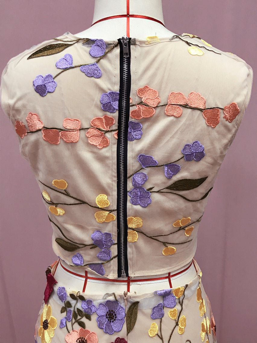 Spring Women's Embroidered Sleeveless Crop Top Bodycon Skirt Two-Piece Set 17