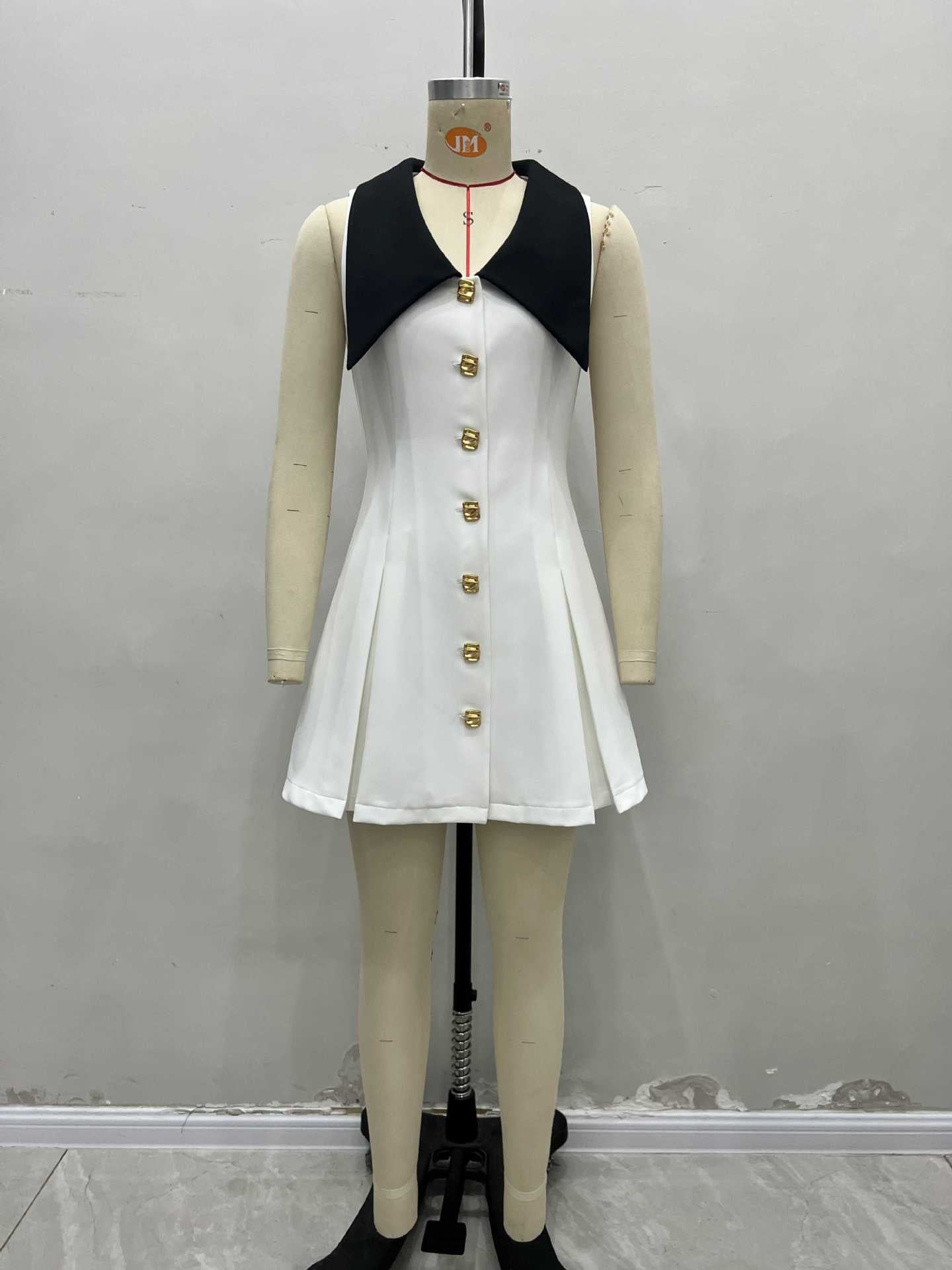 Turndown Collar Metal Button Sleeveless Chic Slim Waist Mini Dress 4