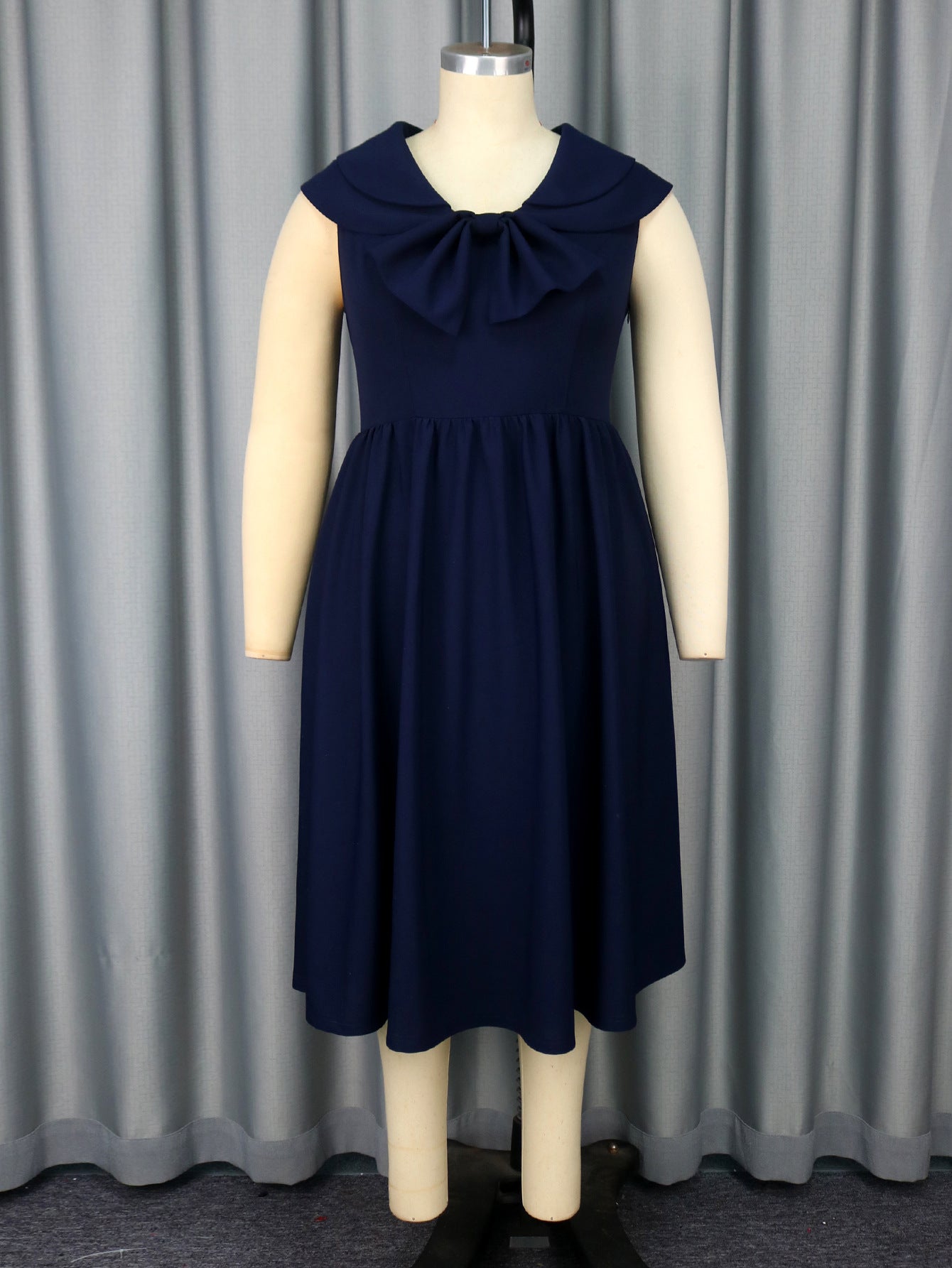 Plus Size Bow A-Line High-Waist Sleeveless Party Dress 4