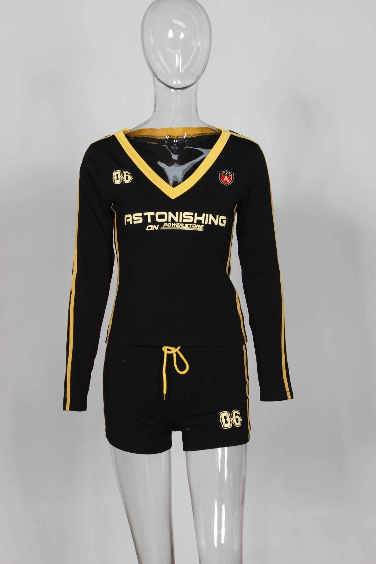 Women Autumn American Retro Contrast V-Neck Long Sleeve Top and lace-up shorts two-piece set 17