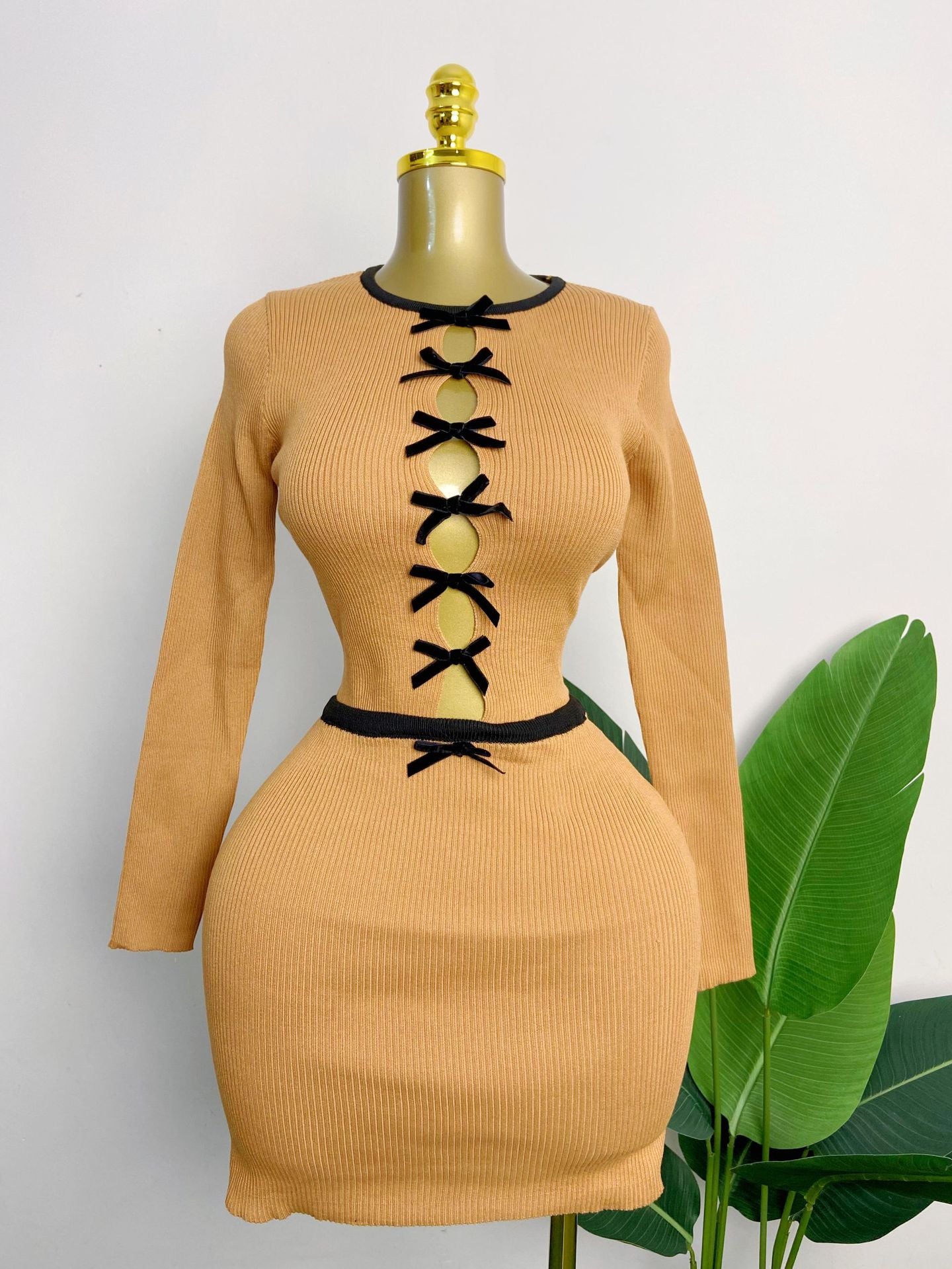 Women bow Round Neck long-sleeved knitting hollow contrasting Top and Skrit two-piece set 5