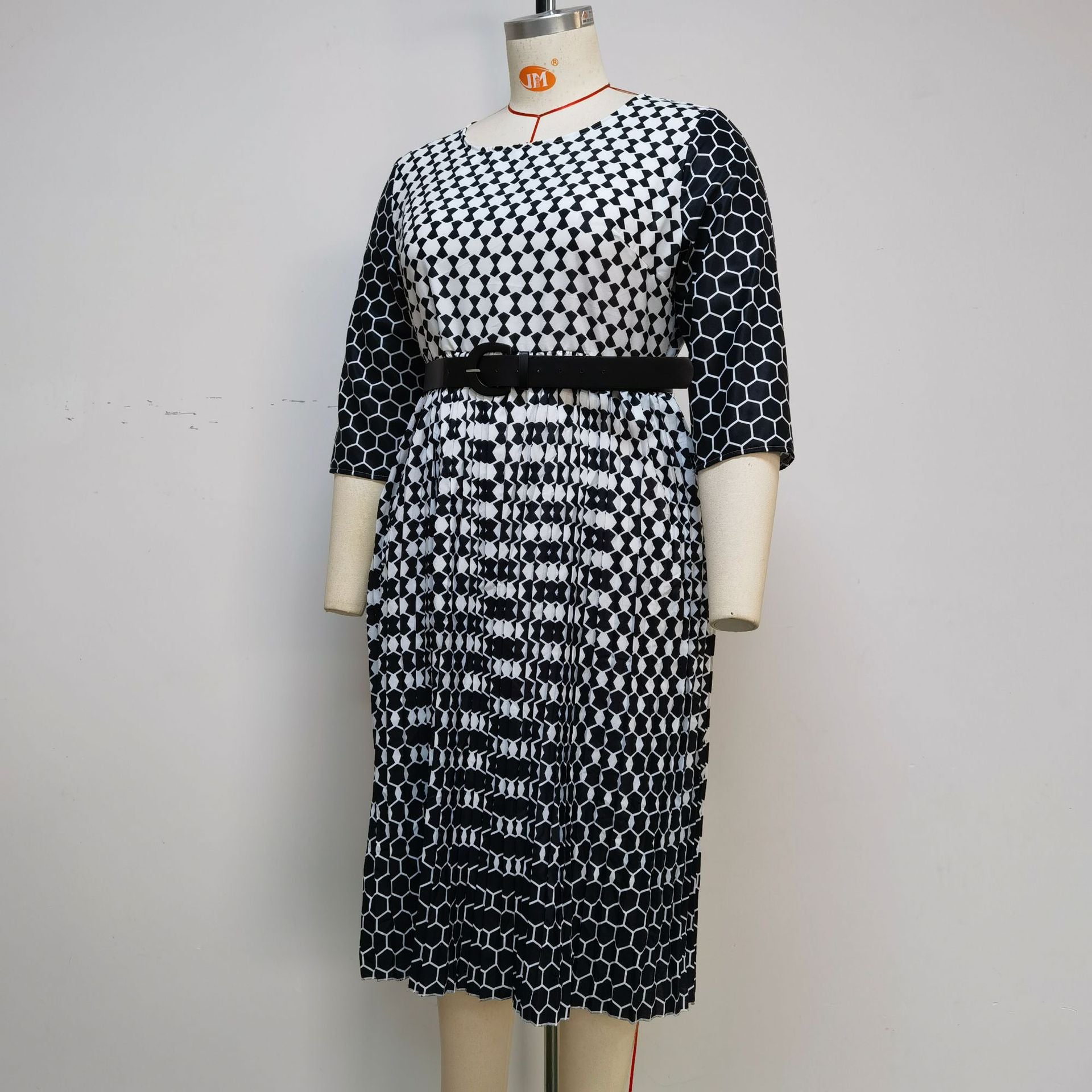 Plus Size Women African Round Neck Three-quarter Sleeve Pleated Snake Dress 9