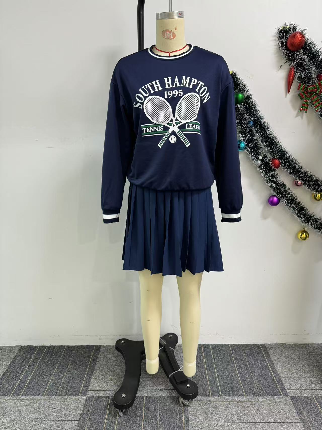 Women printed long sleeve top pleated skirt two-piece set 7