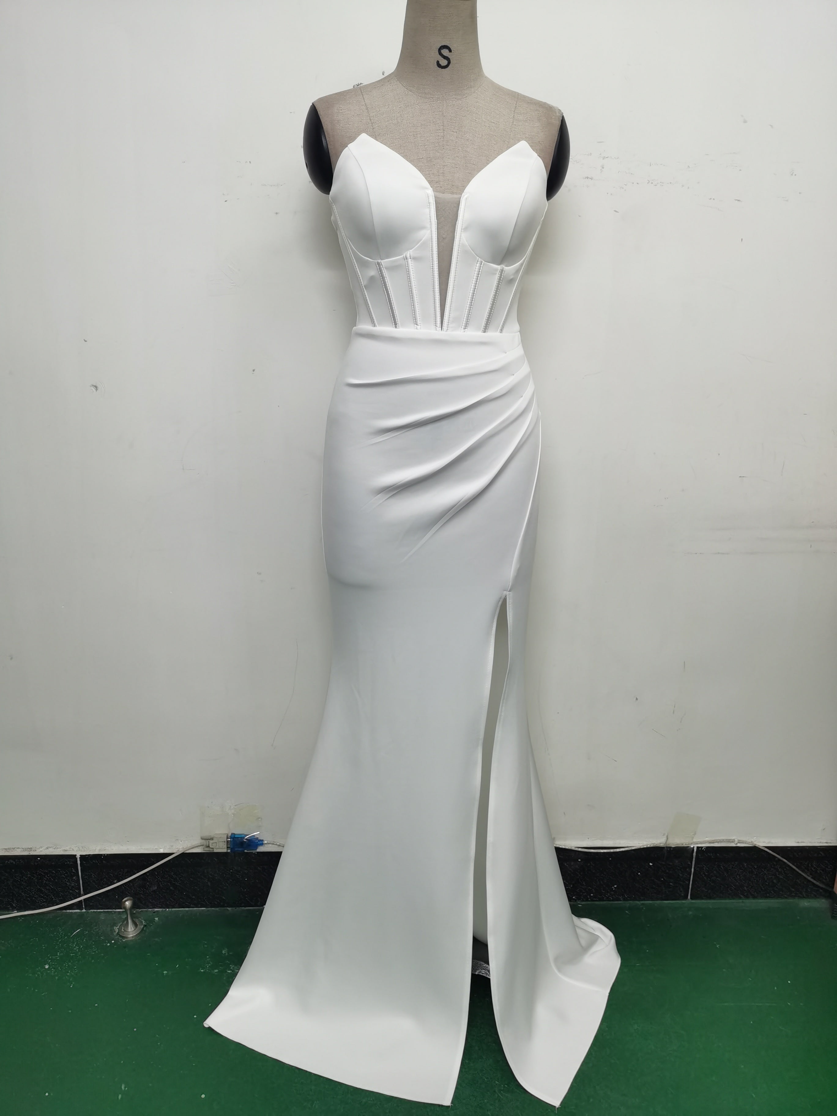 Elegant Fishbone Strapless Slim Waist Slit Evening Dress 13