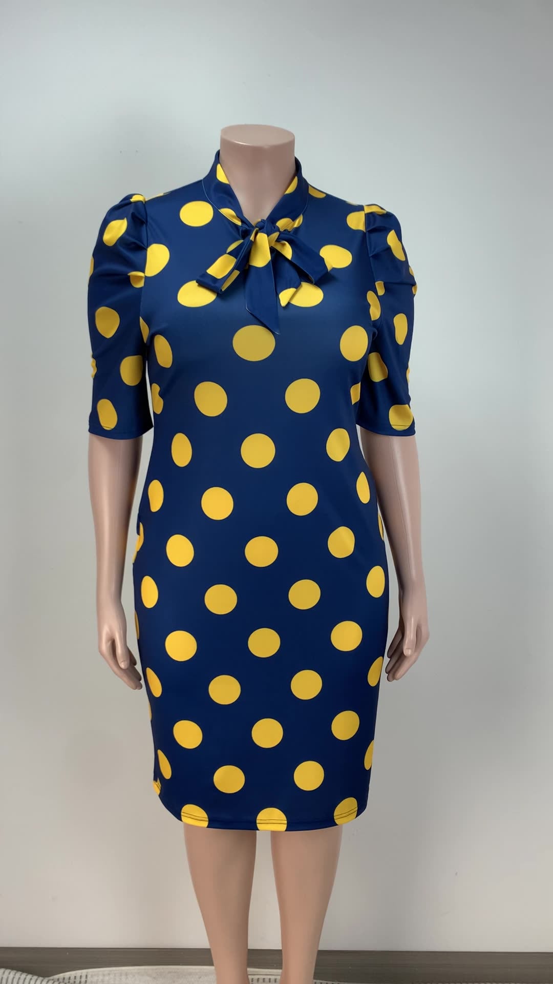 Women's Fashion Plus Size Flowing Neck Polka Dot Print Bodycon Dress 3