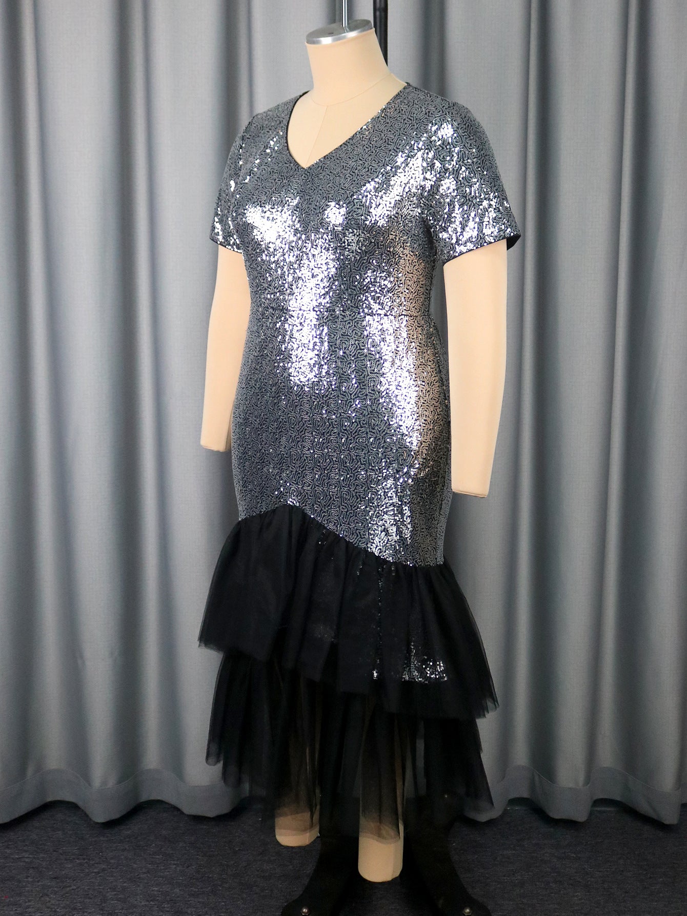 Plus-Size Women Sequined Patchwork V-Neck Short-Sleeved Layered Mesh Mermaid Evening Dress 8