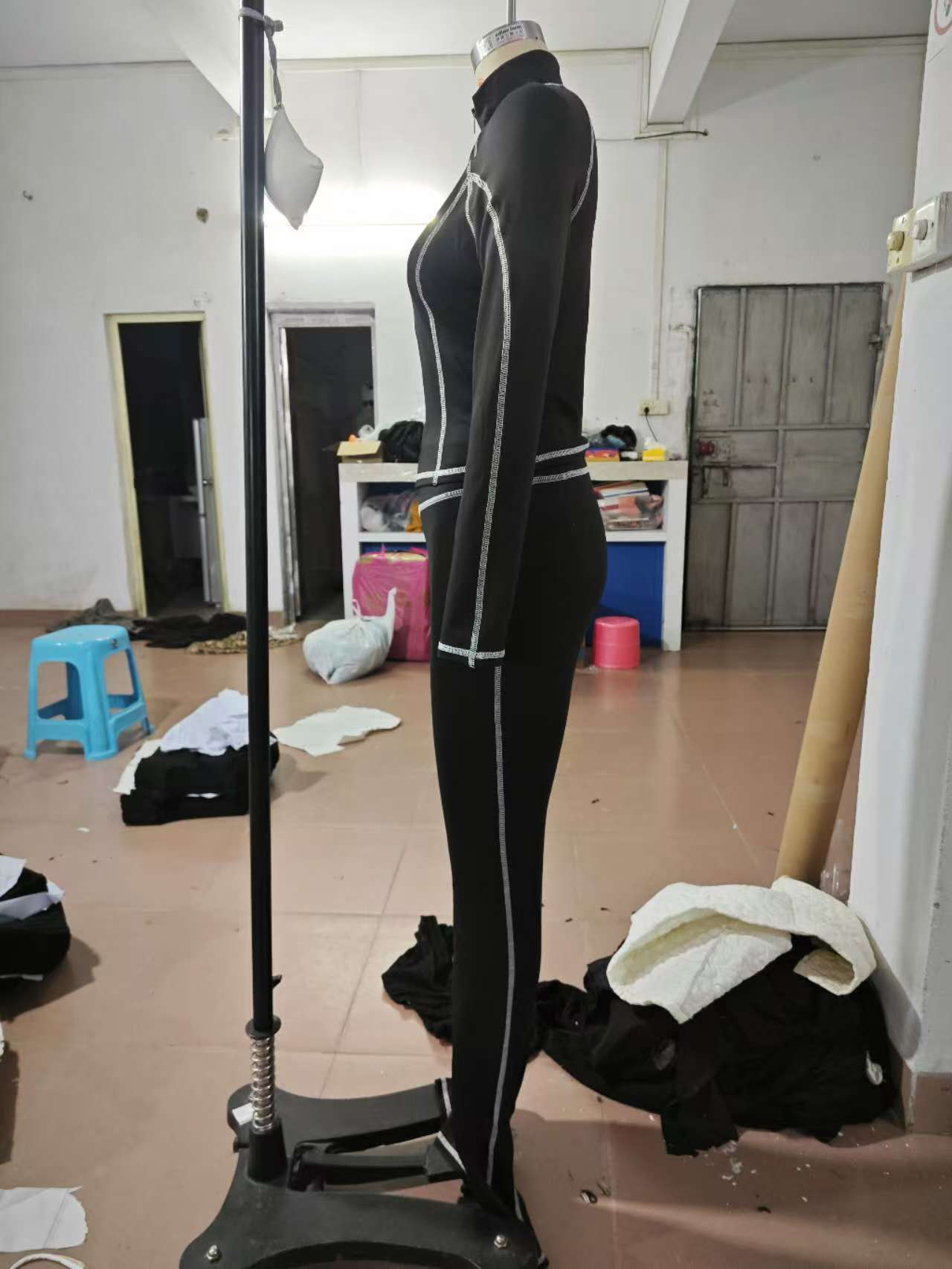 Women Zippered Long Sleeve Sports Fitness Top and Pants Two-piece Set 7