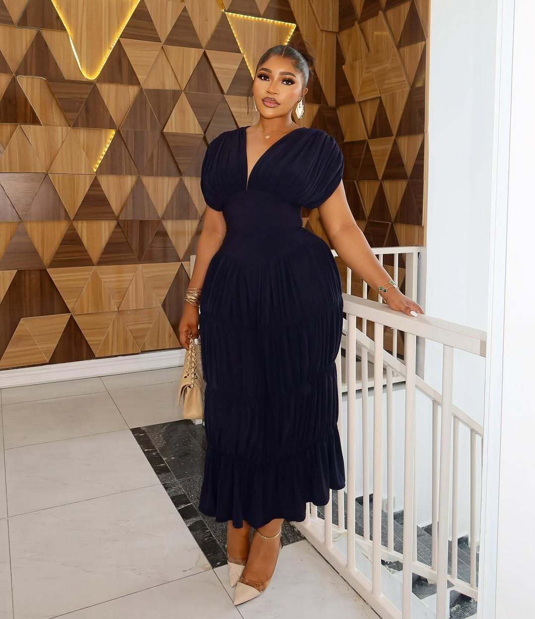 Women Summer Navy V-Neck Puff Sleeve Ruffle Dress 3