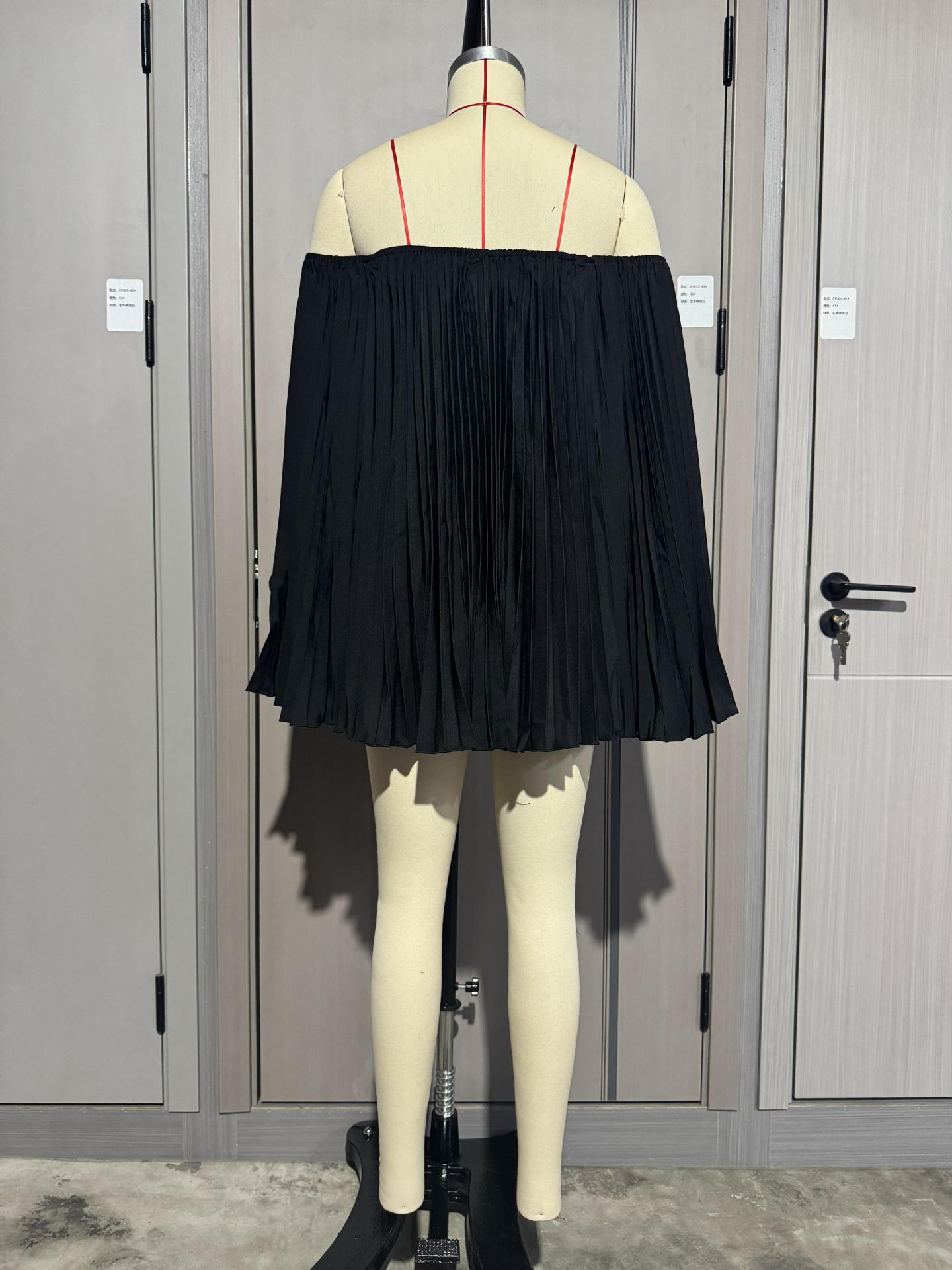 Women Summer Pleated Off-Shoulder Top and Shorts 2-Piece Set 22