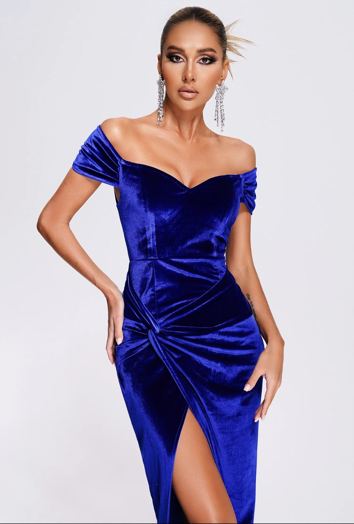 Chic Women's Off Shoulder Velvet evening Dress 4