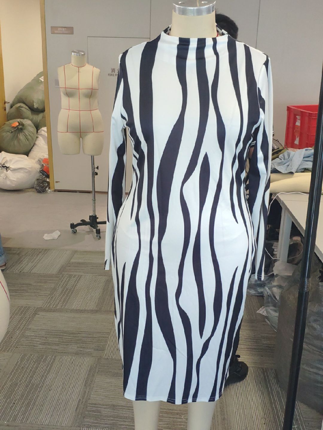 Trendy Stripe long sleeve loose Plus Size Dress 7