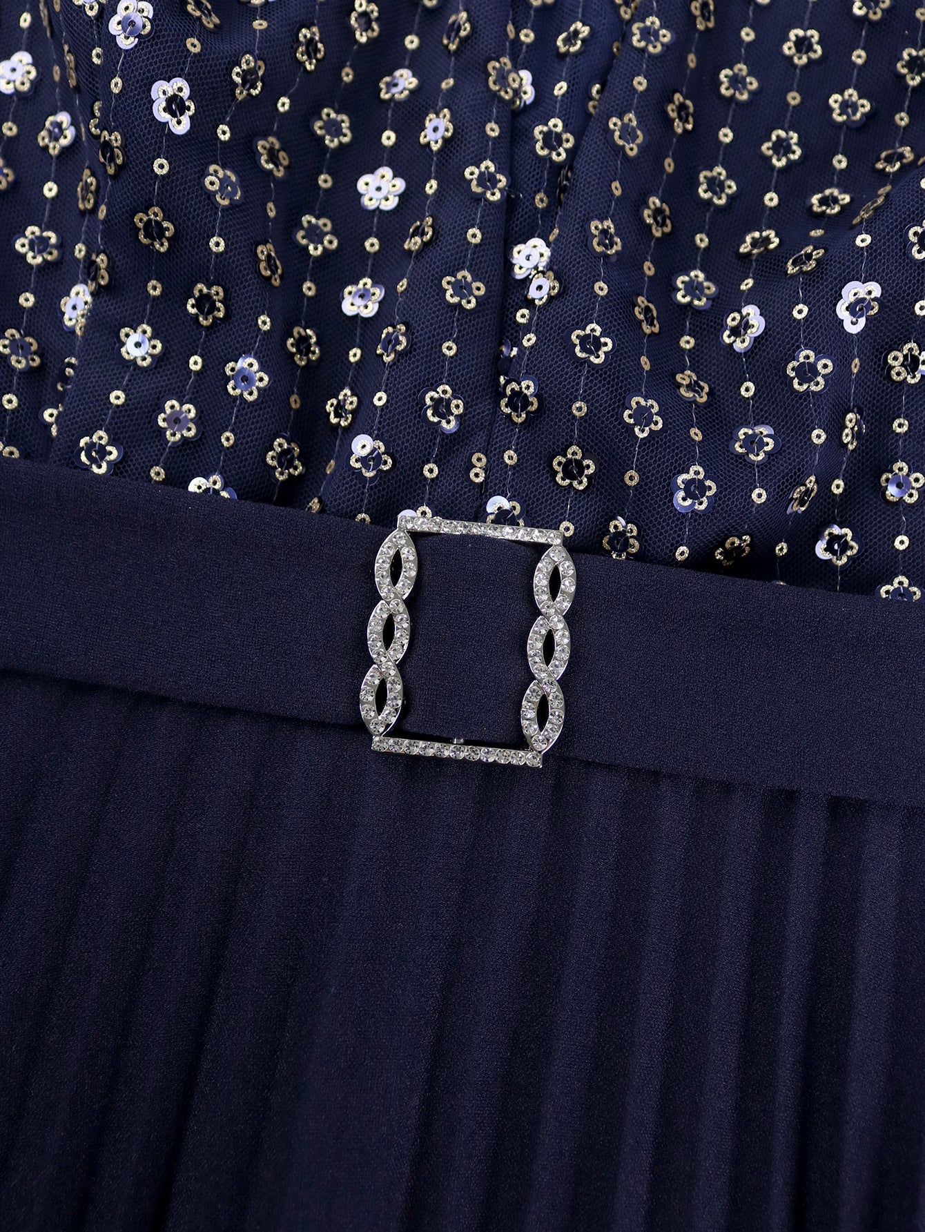 Mesh Patchwork Sequins Round-Neck Pleated A-Line Dress 16